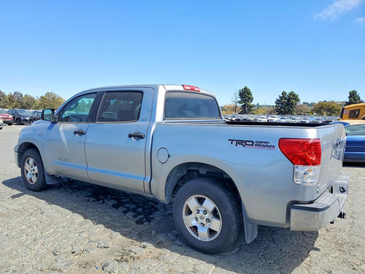 2011 Toyota Tundra Crewmax Sr5 Silver vin: 5TFEY5F18BX107450