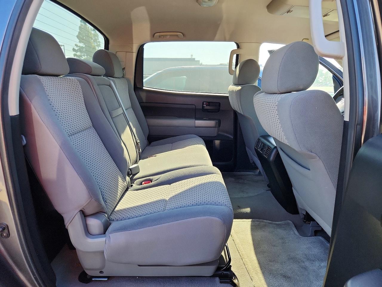 2011 Toyota Tundra Gray vin: 5TFEY5F18BX114205