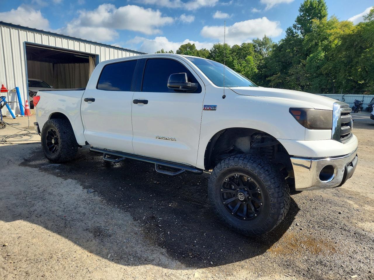 2011 Toyota Tundra Crewmax Sr5 White vin: 5TFEY5F18BX115502