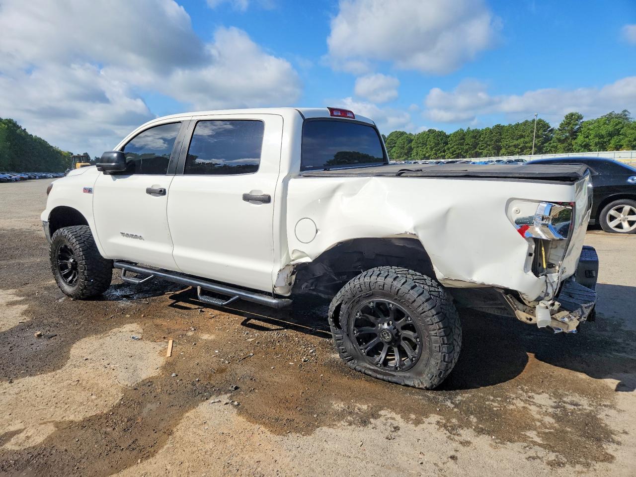 2011 Toyota Tundra Crewmax Sr5 White vin: 5TFEY5F18BX115502