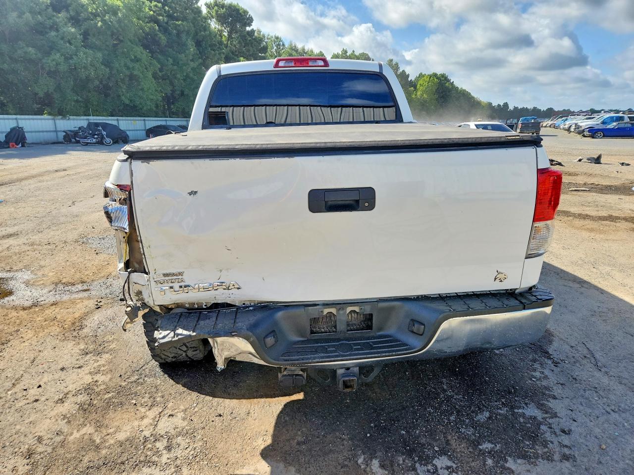 2011 Toyota Tundra Crewmax Sr5 White vin: 5TFEY5F18BX115502