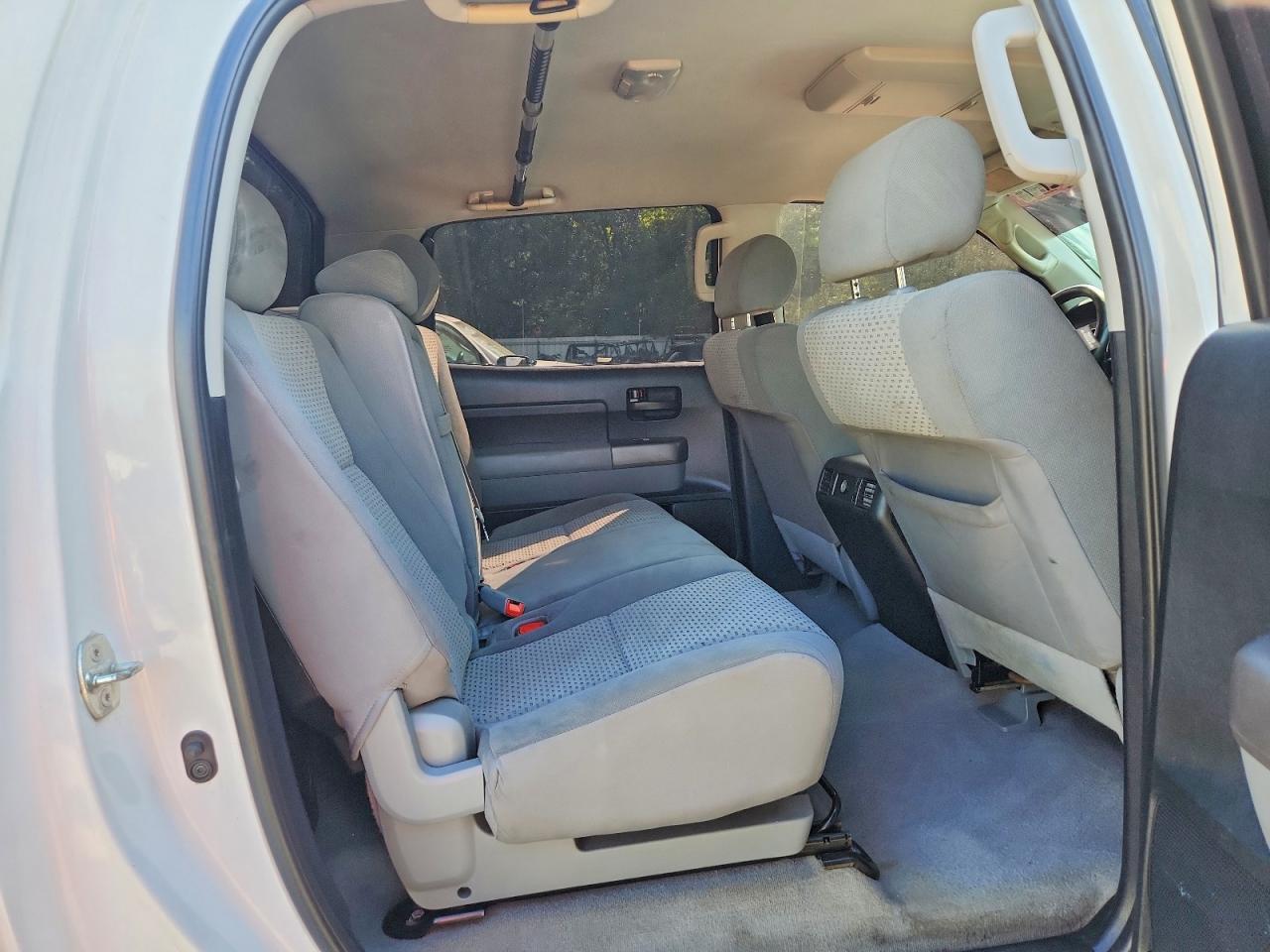 2011 Toyota Tundra Crewmax Sr5 White vin: 5TFEY5F18BX115502