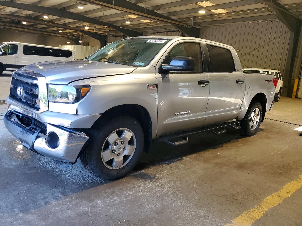2012 Toyota Tundra Crewmax Sr5 White vin: 5TFEY5F18CX116246