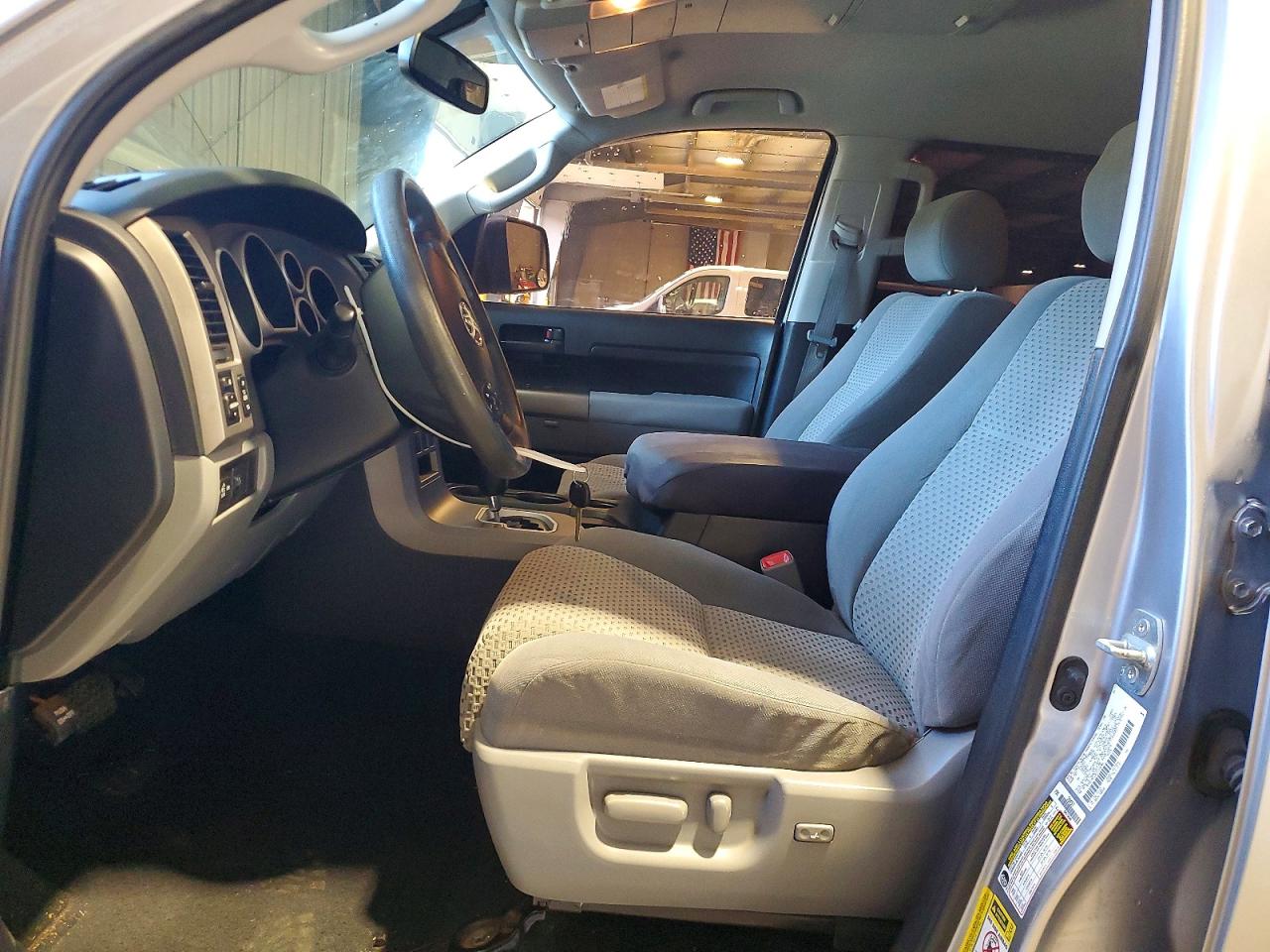 2012 Toyota Tundra Crewmax Sr5 White vin: 5TFEY5F18CX116246