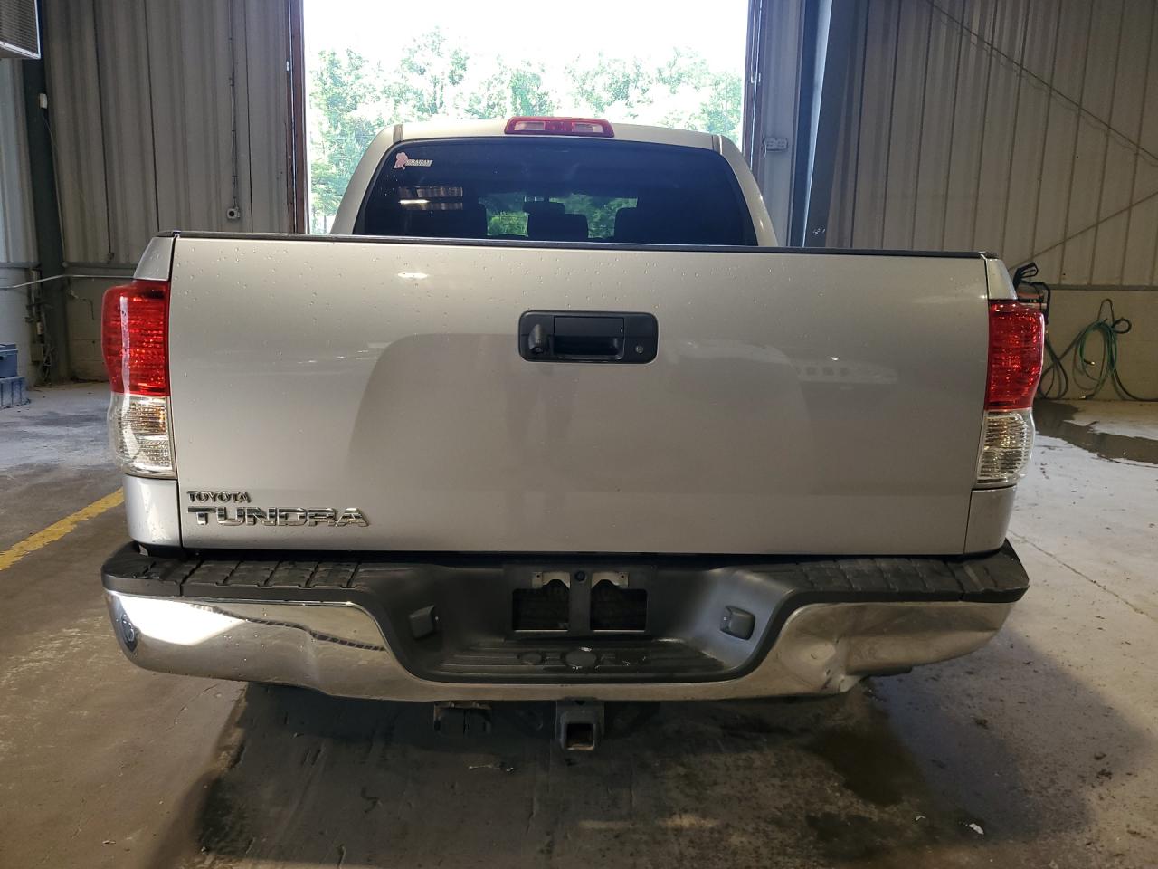 2012 Toyota Tundra Crewmax Sr5 White vin: 5TFEY5F18CX116246