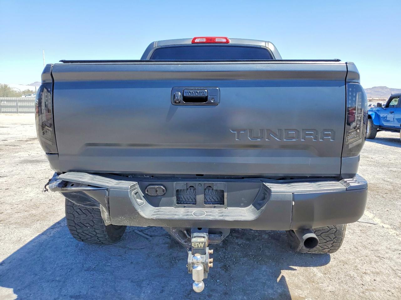 2014 Toyota Tundra Crewmax Sr5 Серый vin: 5TFEY5F18EX165658