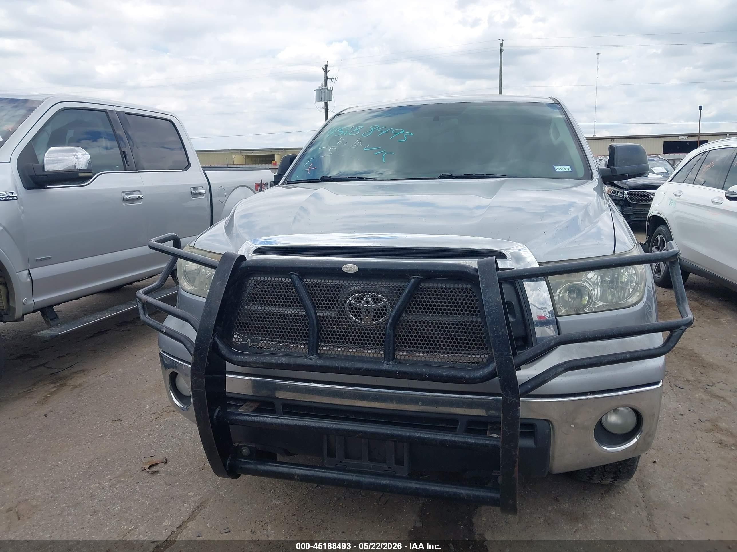 2010 Toyota Tundra Grade 5.7l V8 Silver vin: 5TFEY5F19AX093931