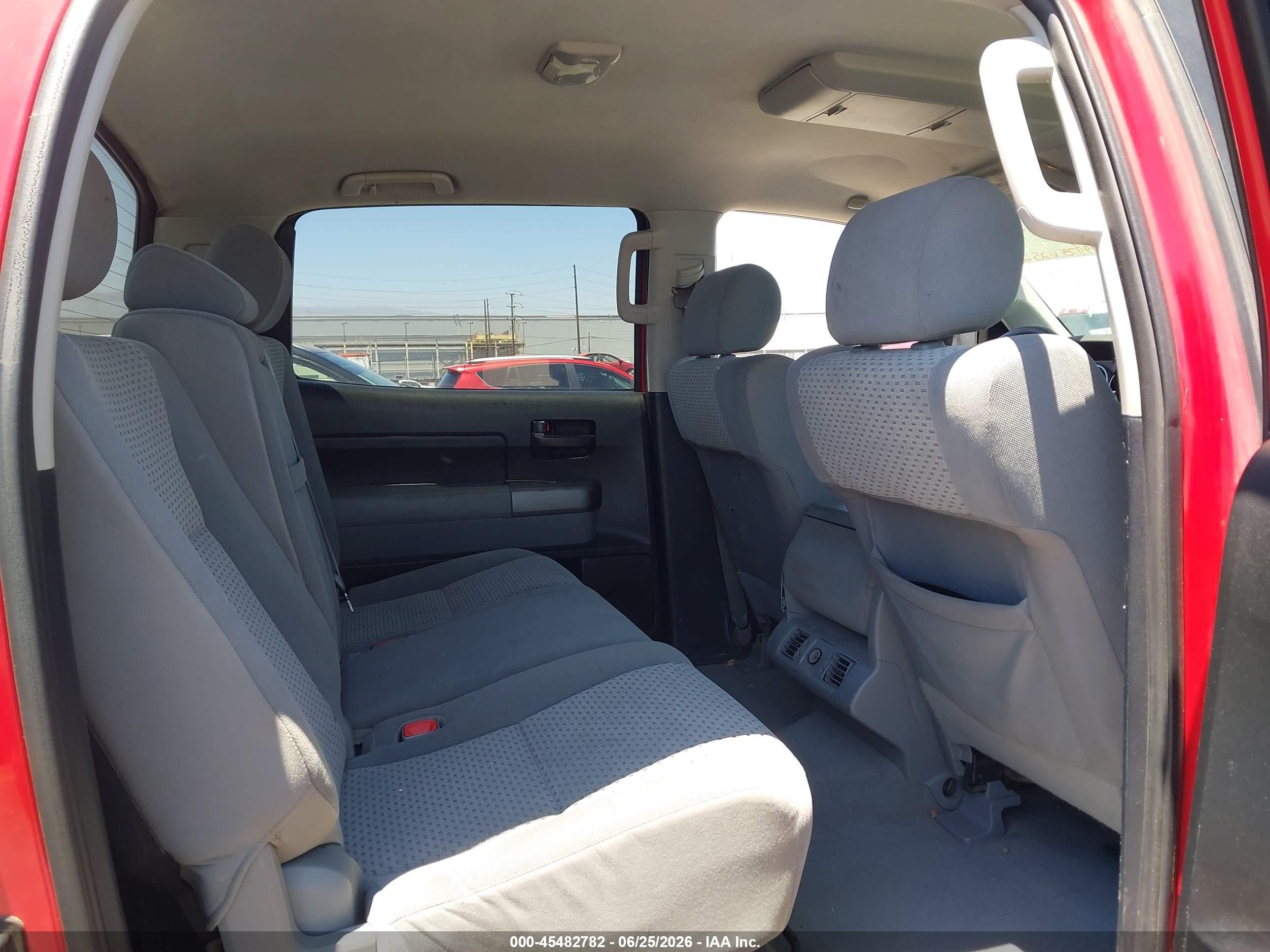2011 Toyota Tundra Grade 5.7l V8 White vin: 5TFEY5F19BX102774