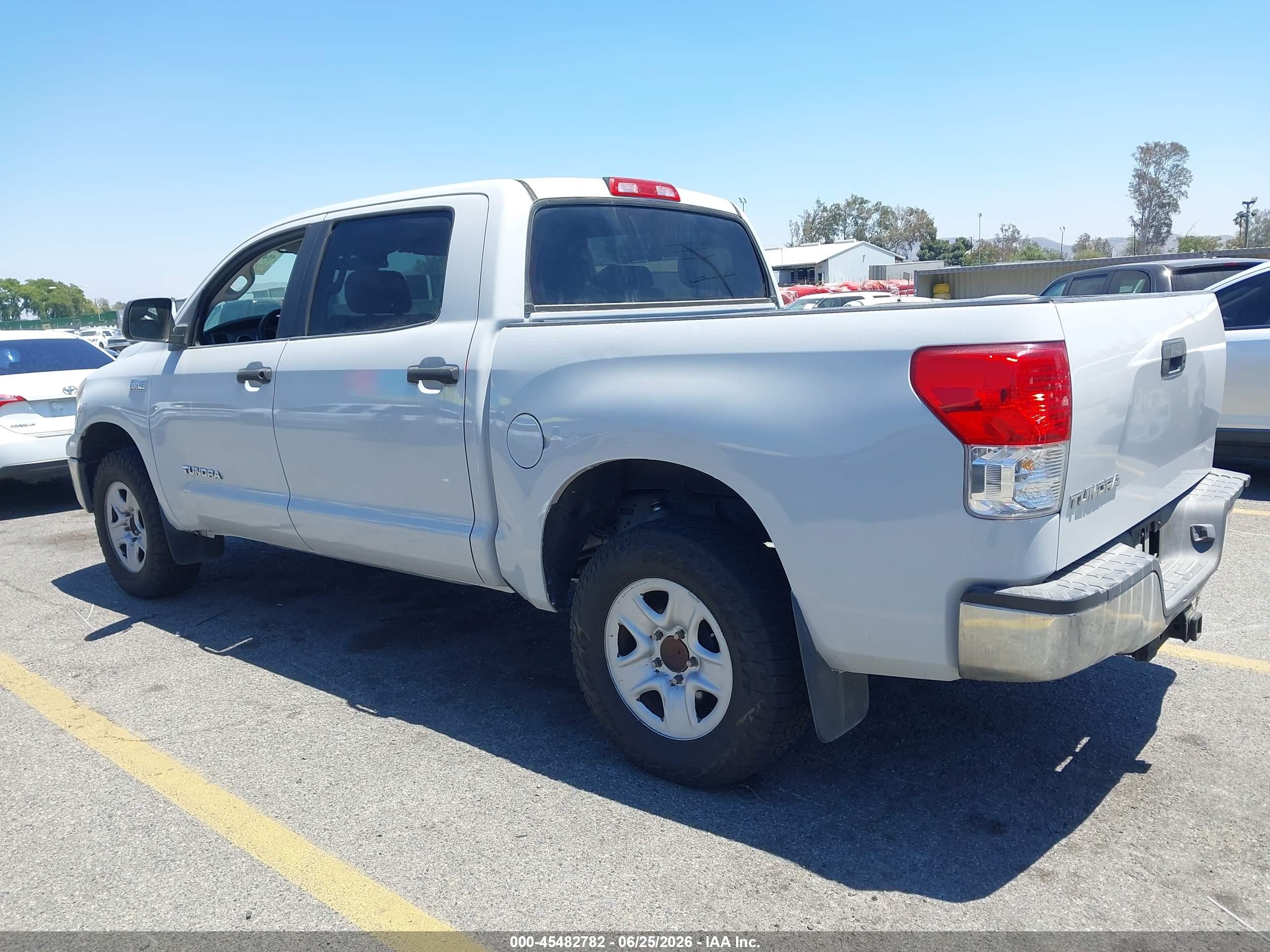 2011 Toyota Tundra Grade 5.7l V8 White vin: 5TFEY5F19BX102774
