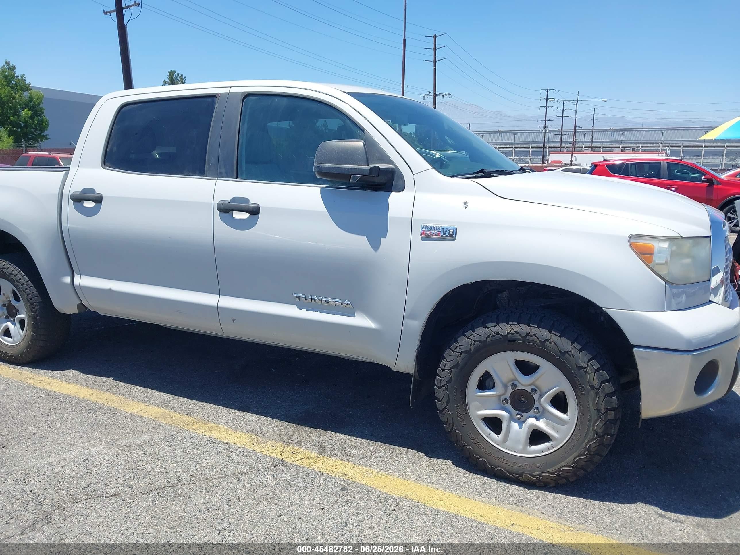 2011 Toyota Tundra Grade 5.7l V8 White vin: 5TFEY5F19BX102774