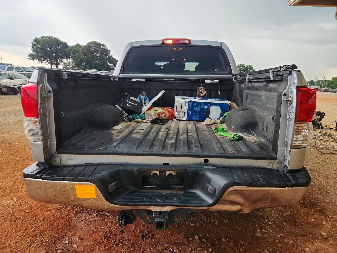 2011 Toyota Tundra Crewmax Sr5 Серебряный vin: 5TFEY5F19BX102919