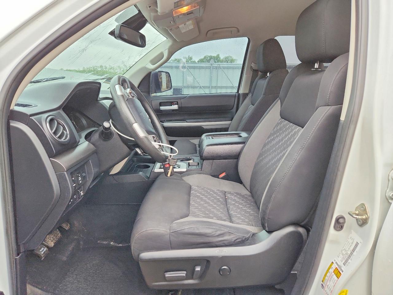 2020 Toyota Tundra Crewmax Sr5 White vin: 5TFEY5F19LX258198