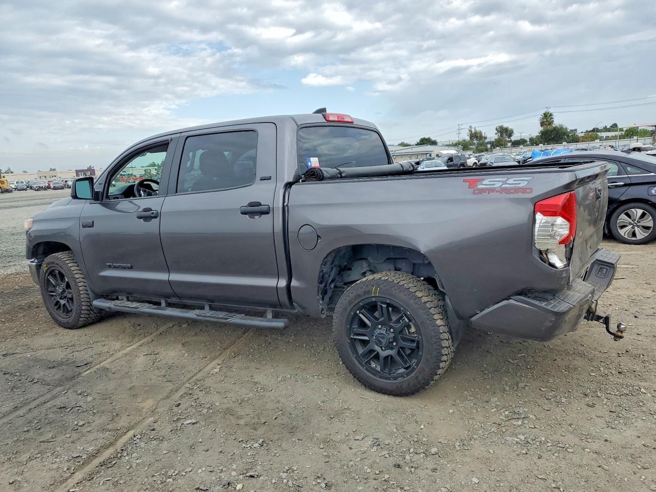 2021 Toyota Tundra Crewmax Sr5 Gray vin: 5TFEY5F19MX299299