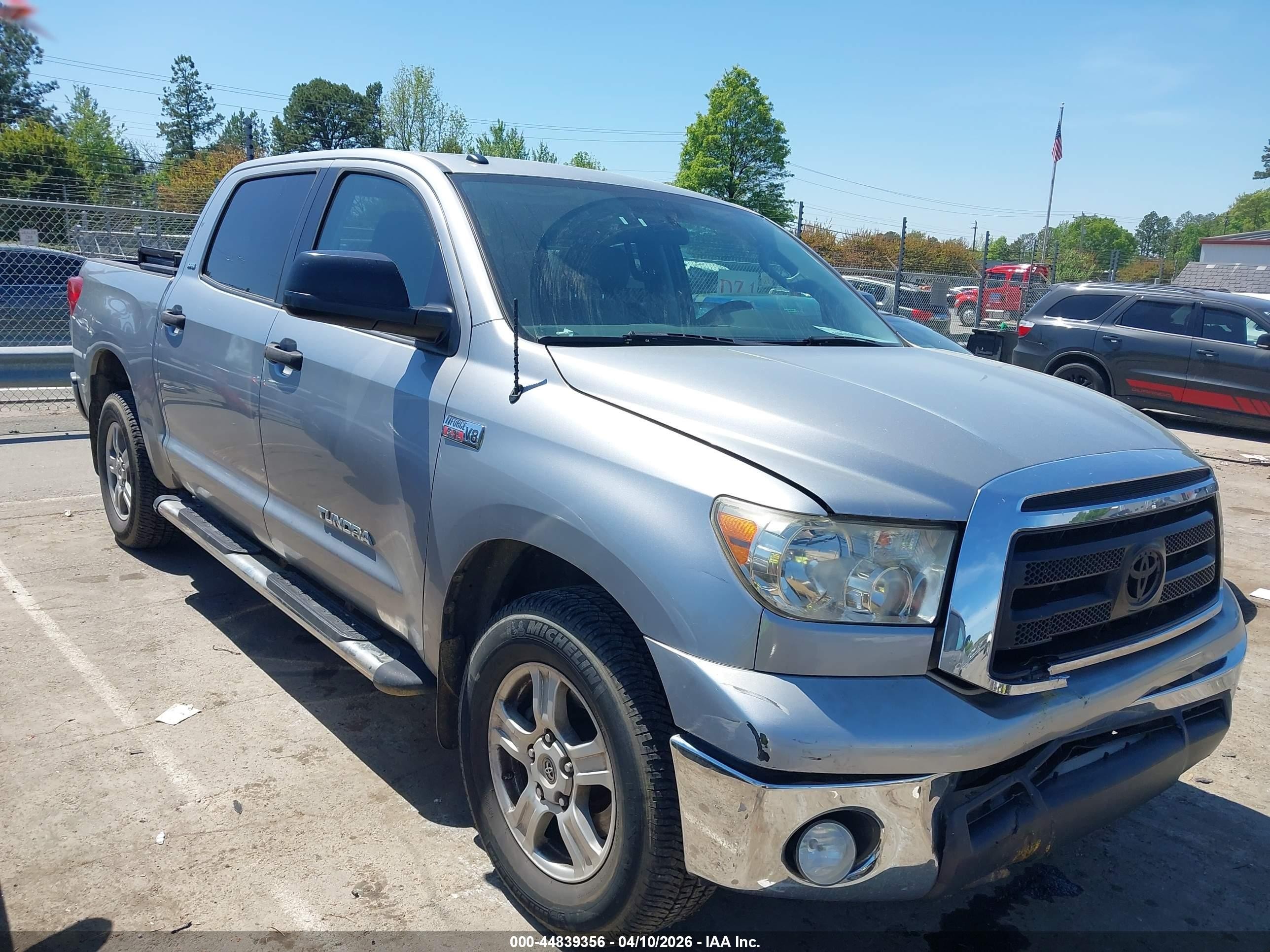 2010 Toyota Tundra Grade 5.7l V8 Silver vin: 5TFEY5F1XAX076569