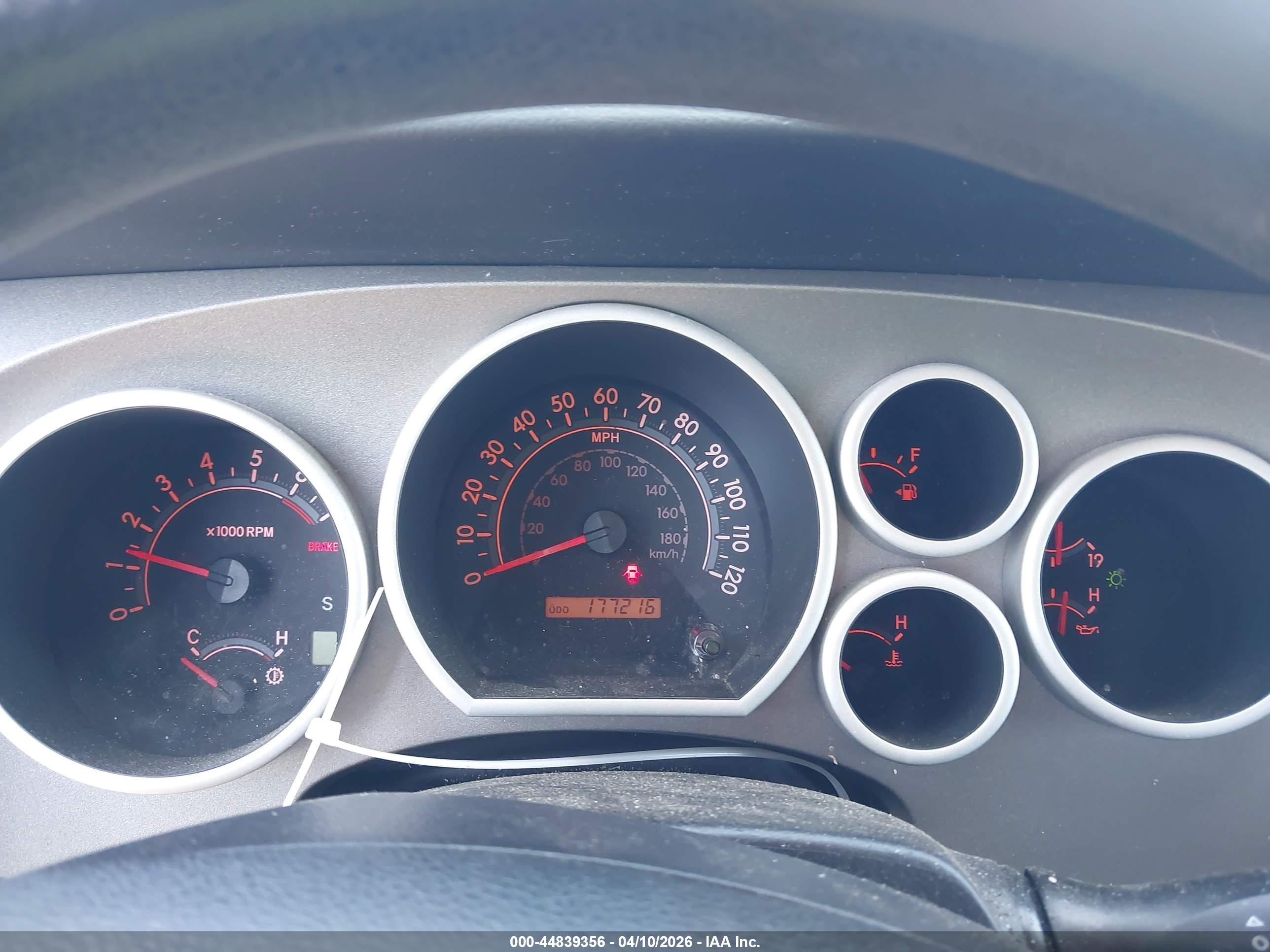 2010 Toyota Tundra Grade 5.7l V8 Silver vin: 5TFEY5F1XAX076569