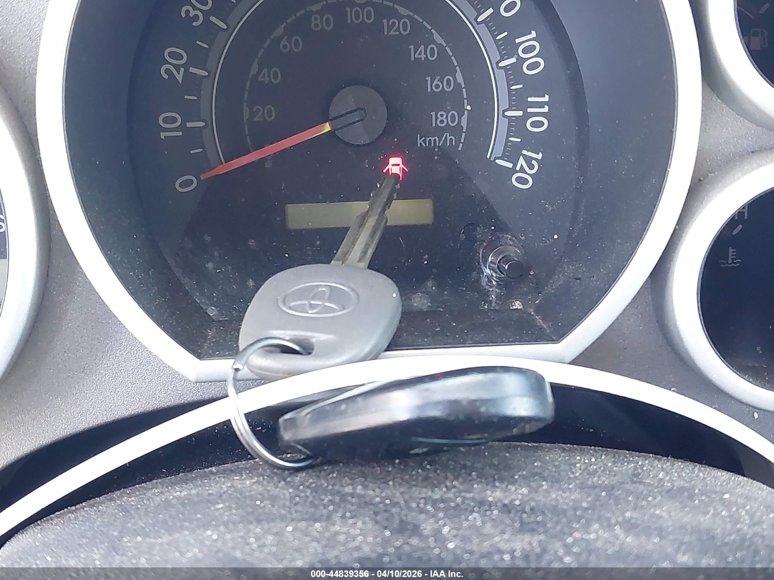 2010 Toyota Tundra Grade 5.7l V8 Silver vin: 5TFEY5F1XAX076569