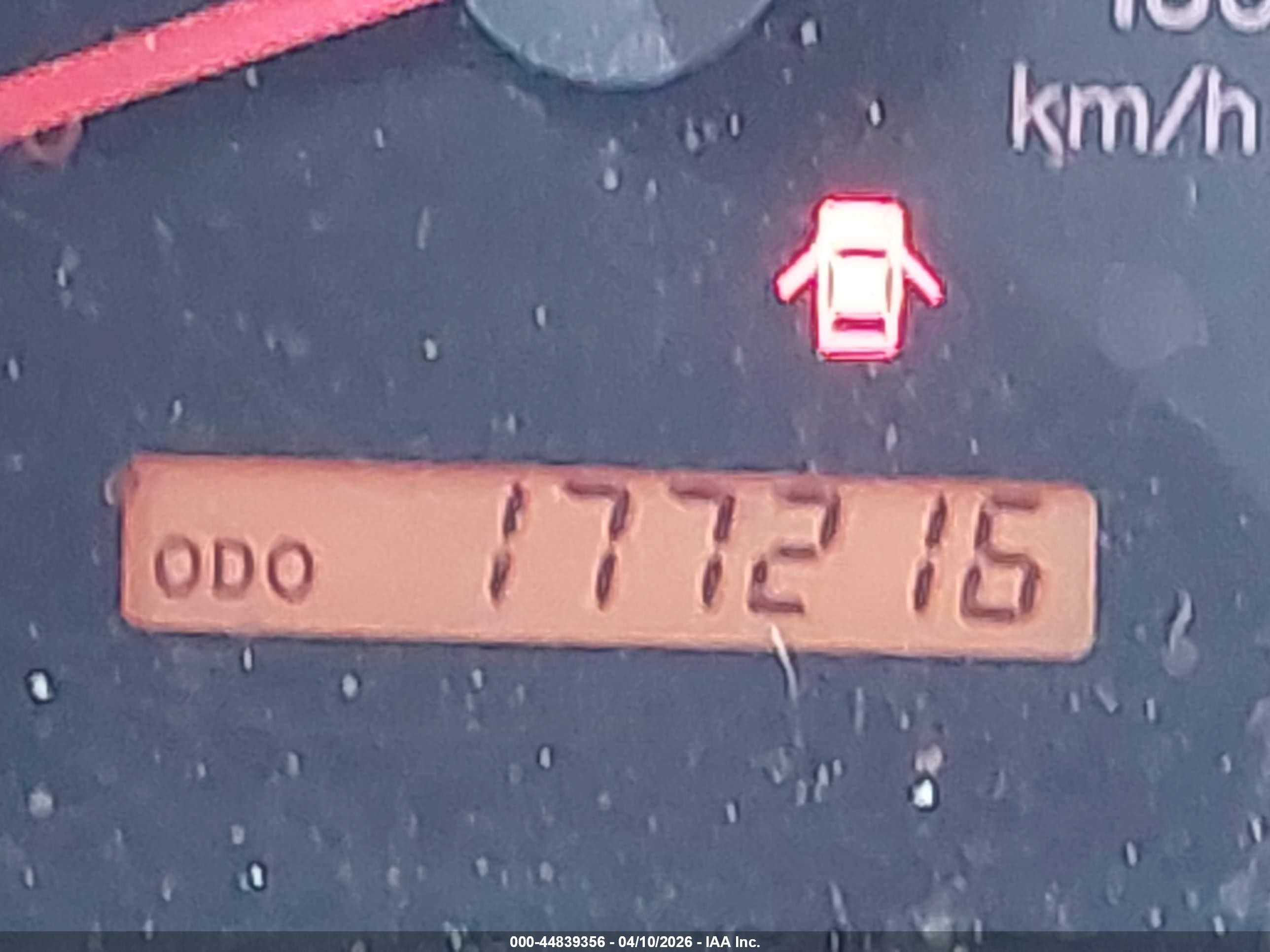2010 Toyota Tundra Grade 5.7l V8 Silver vin: 5TFEY5F1XAX076569