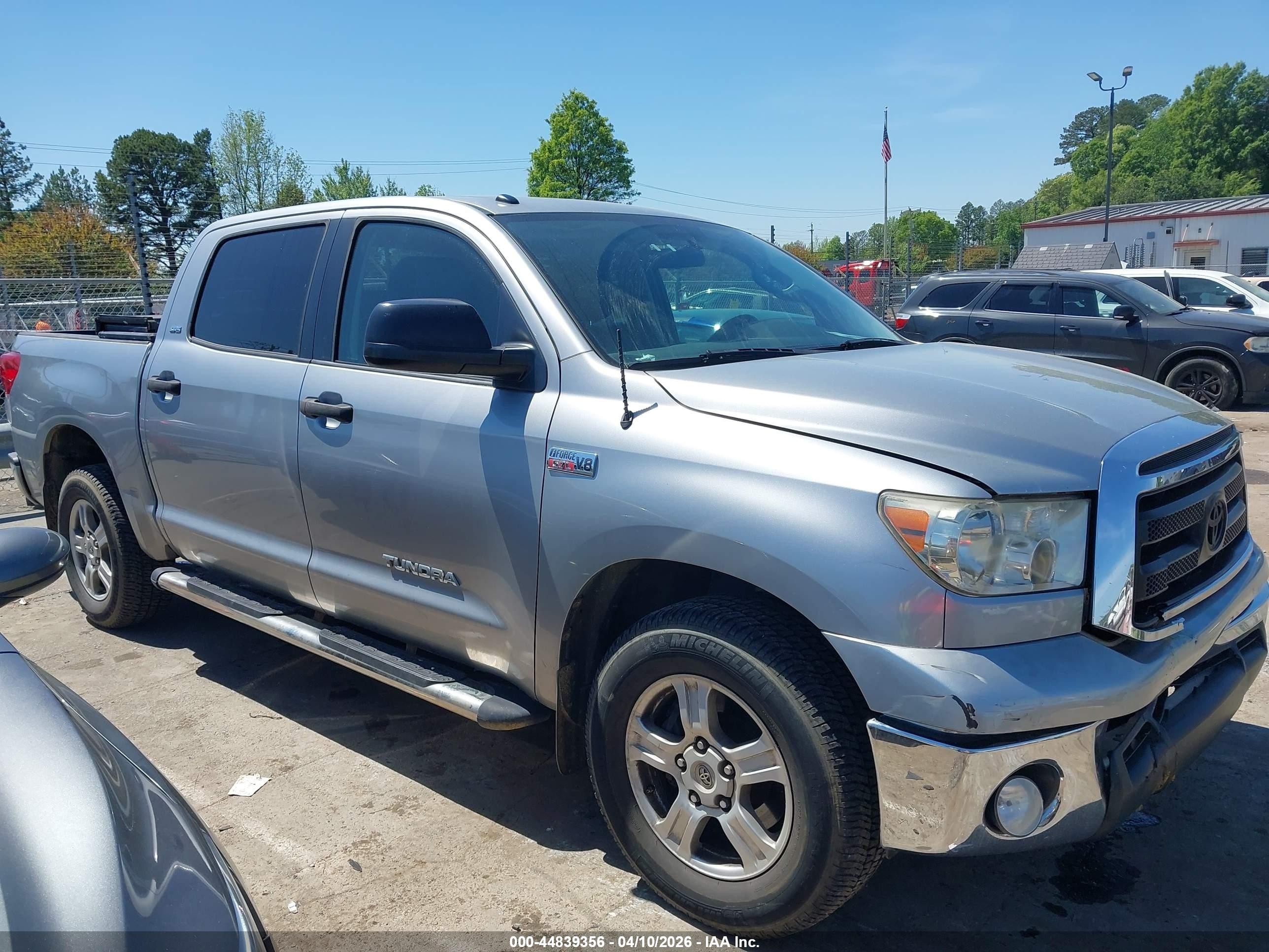 2010 Toyota Tundra Grade 5.7l V8 Silver vin: 5TFEY5F1XAX076569