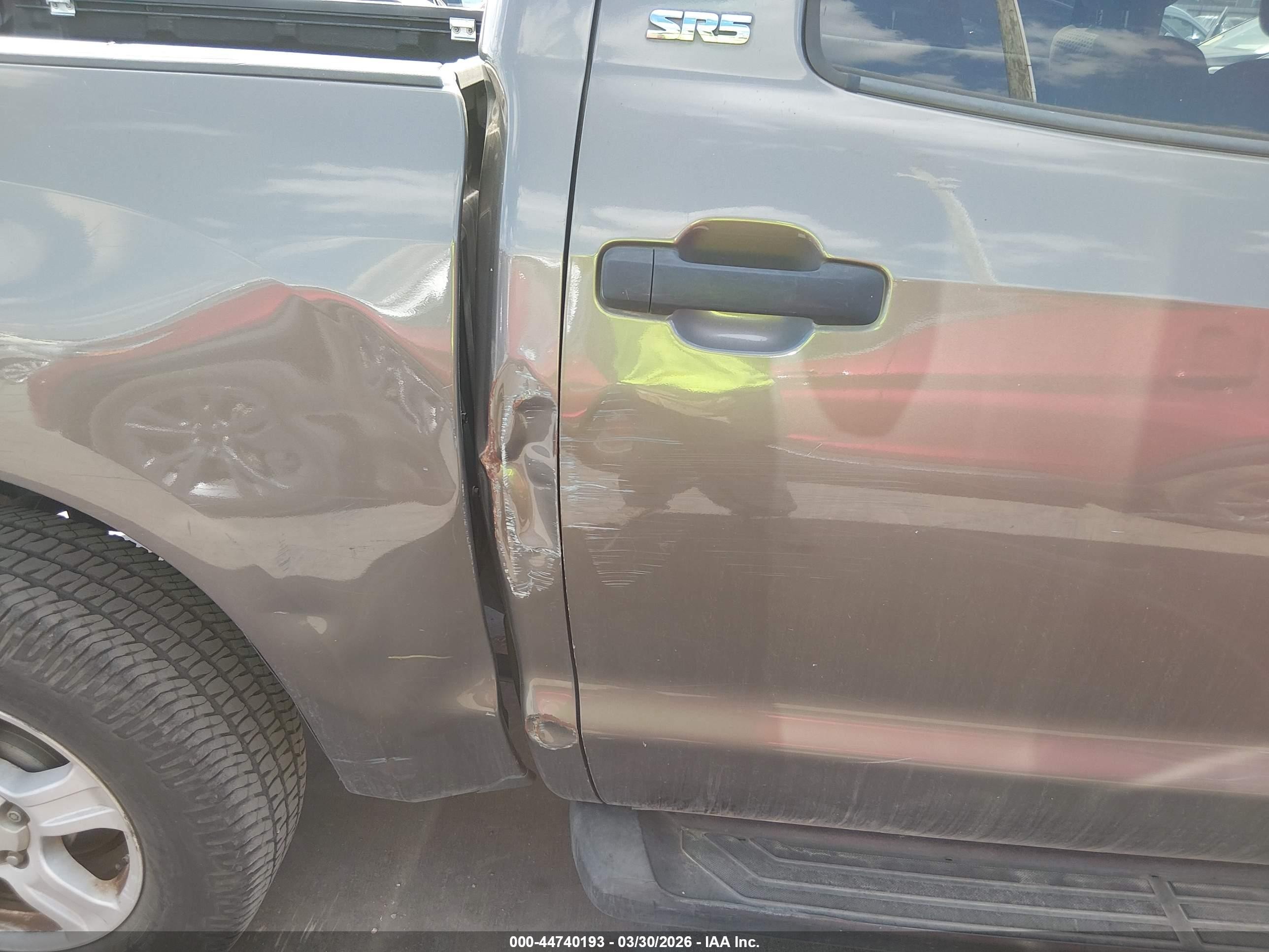 2010 Toyota Tundra Grade 5.7l V8 Brown vin: 5TFEY5F1XAX082145