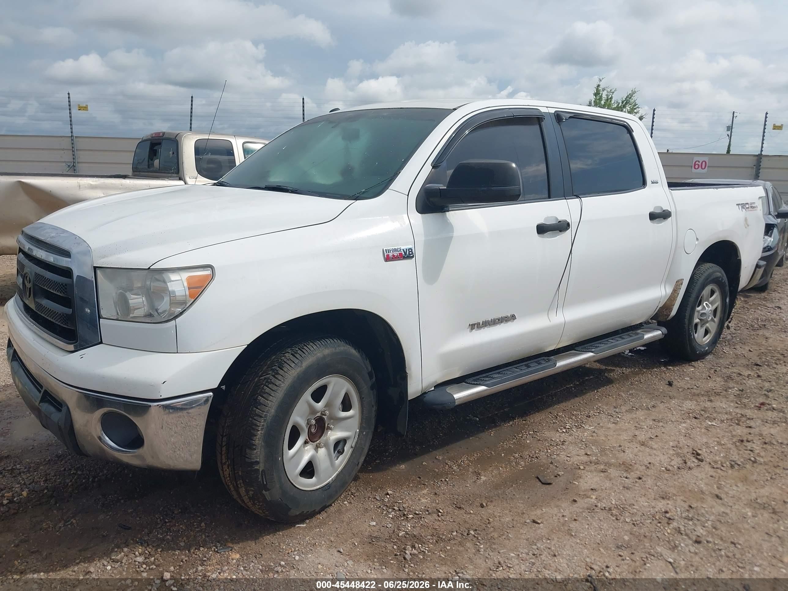 2011 Toyota Tundra Grade 5.7l V8 White vin: 5TFEY5F1XBX103528