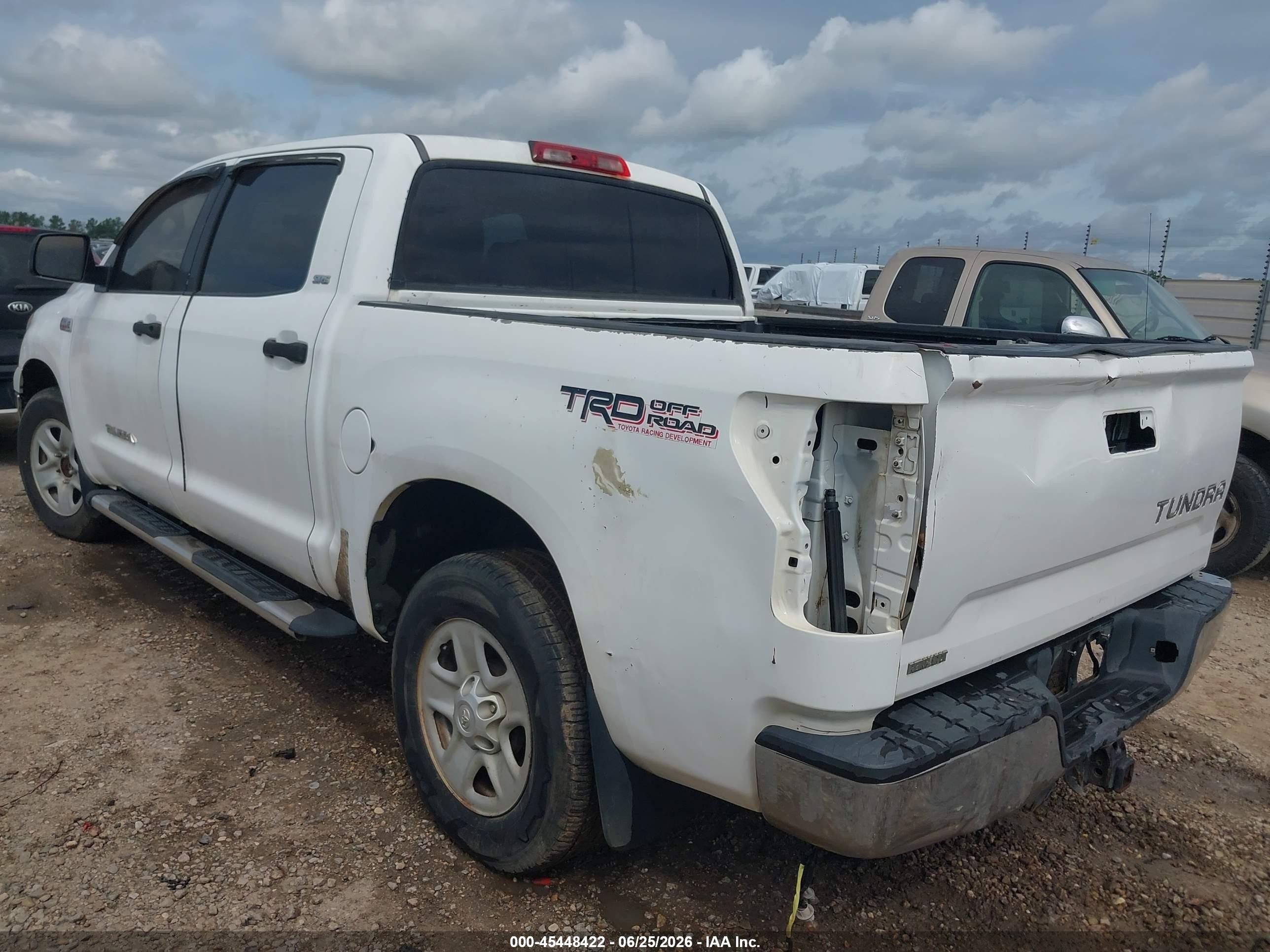 2011 Toyota Tundra Grade 5.7l V8 White vin: 5TFEY5F1XBX103528