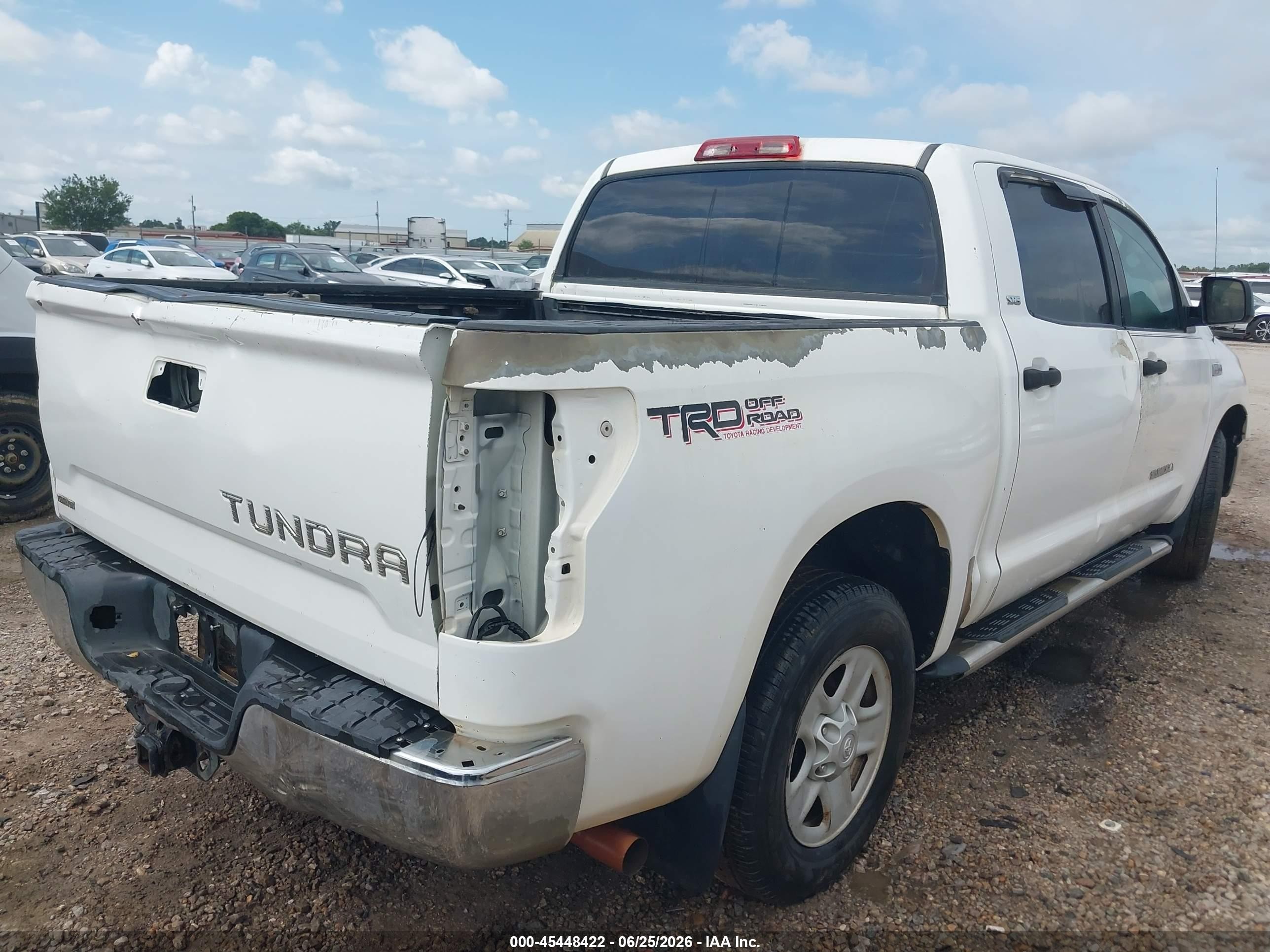 2011 Toyota Tundra Grade 5.7l V8 White vin: 5TFEY5F1XBX103528