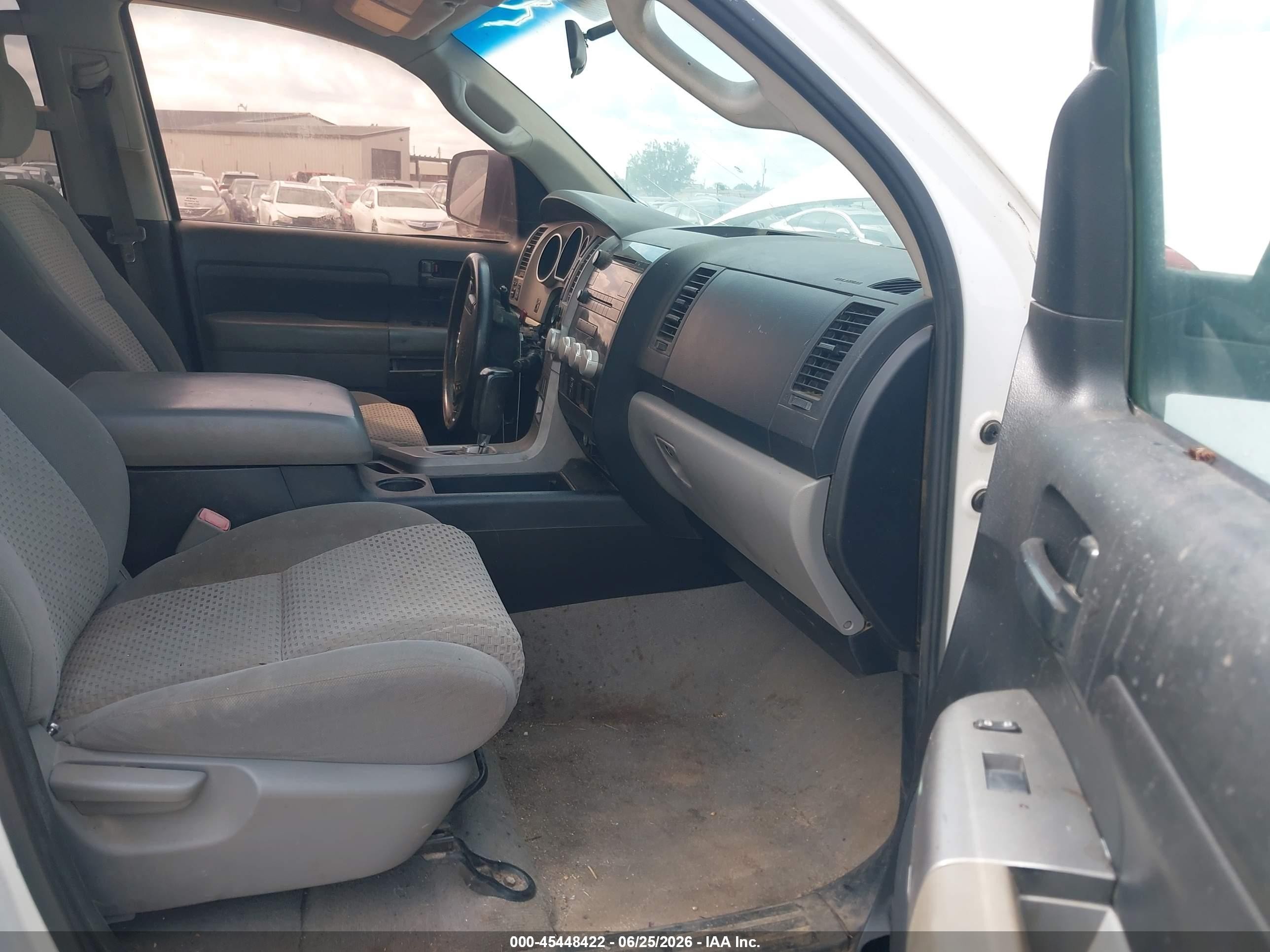 2011 Toyota Tundra Grade 5.7l V8 White vin: 5TFEY5F1XBX103528