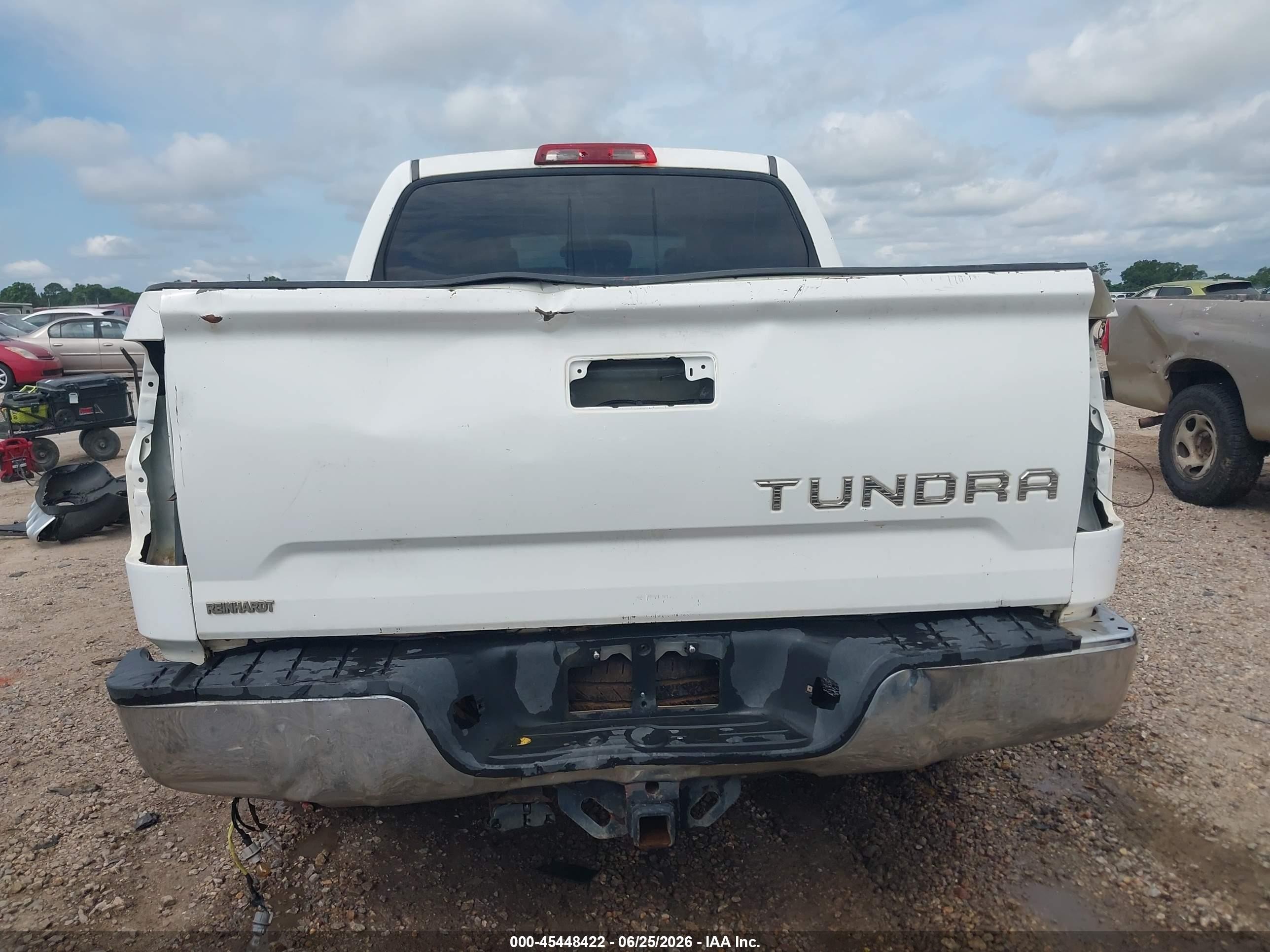 2011 Toyota Tundra Grade 5.7l V8 White vin: 5TFEY5F1XBX103528