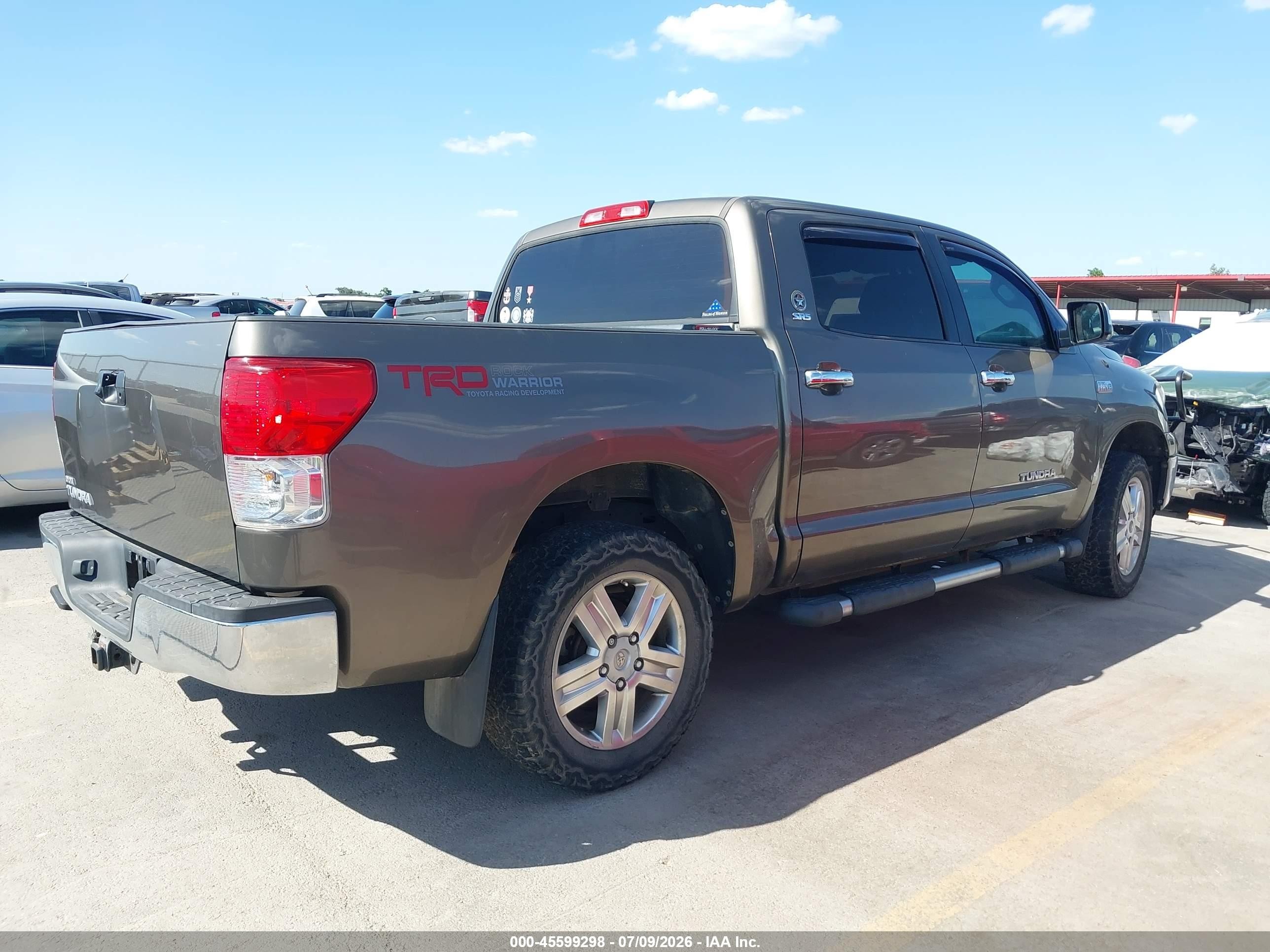 2011 Toyota Tundra Grade 5.7l V8 Beige vin: 5TFEY5F1XBX106865