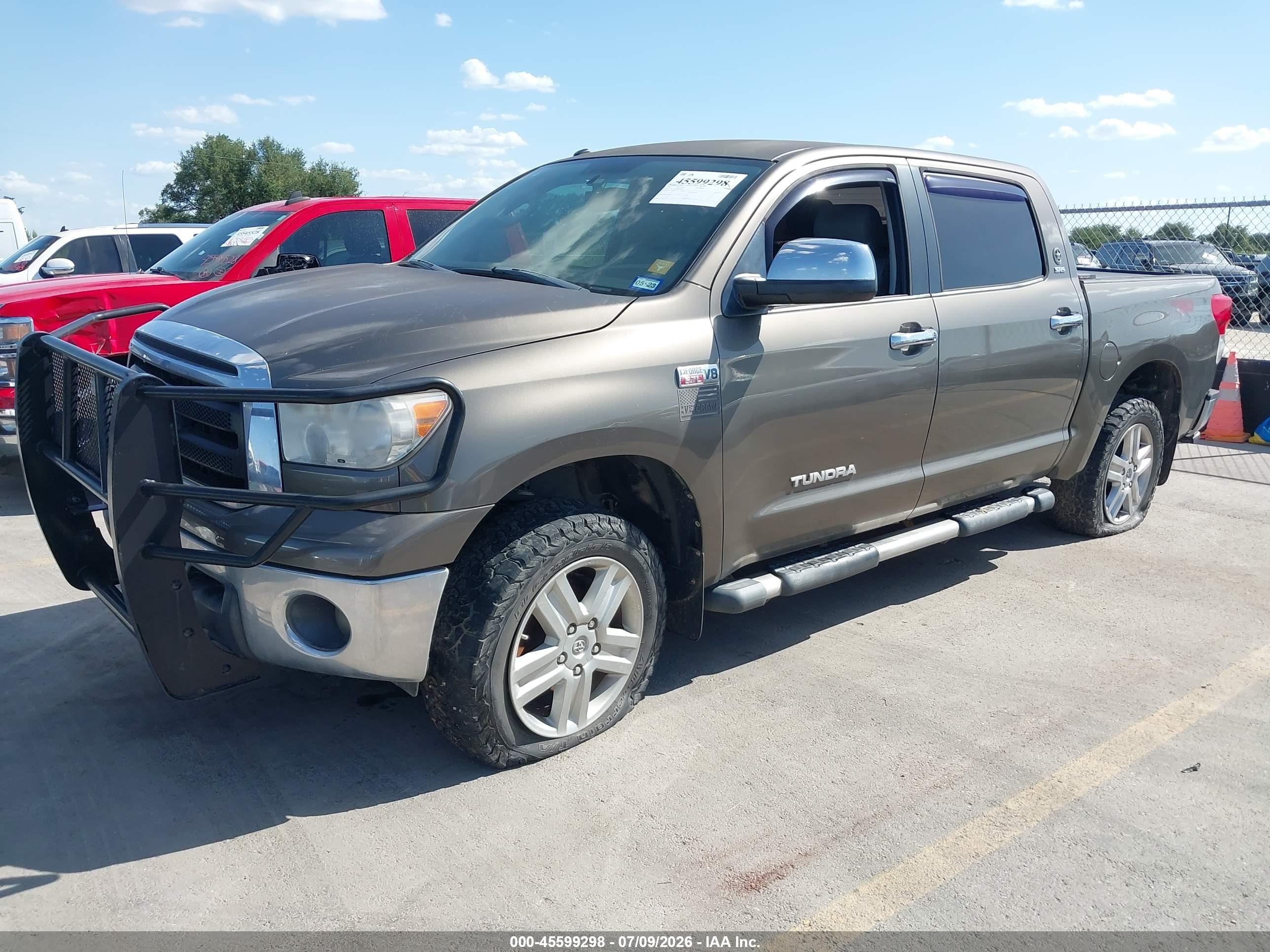 2011 Toyota Tundra Grade 5.7l V8 Beige vin: 5TFEY5F1XBX106865