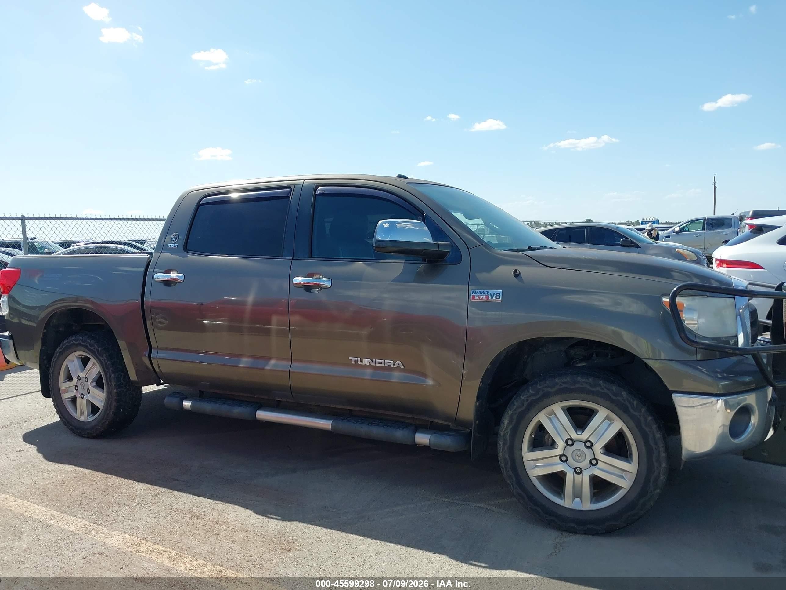 2011 Toyota Tundra Grade 5.7l V8 Beige vin: 5TFEY5F1XBX106865