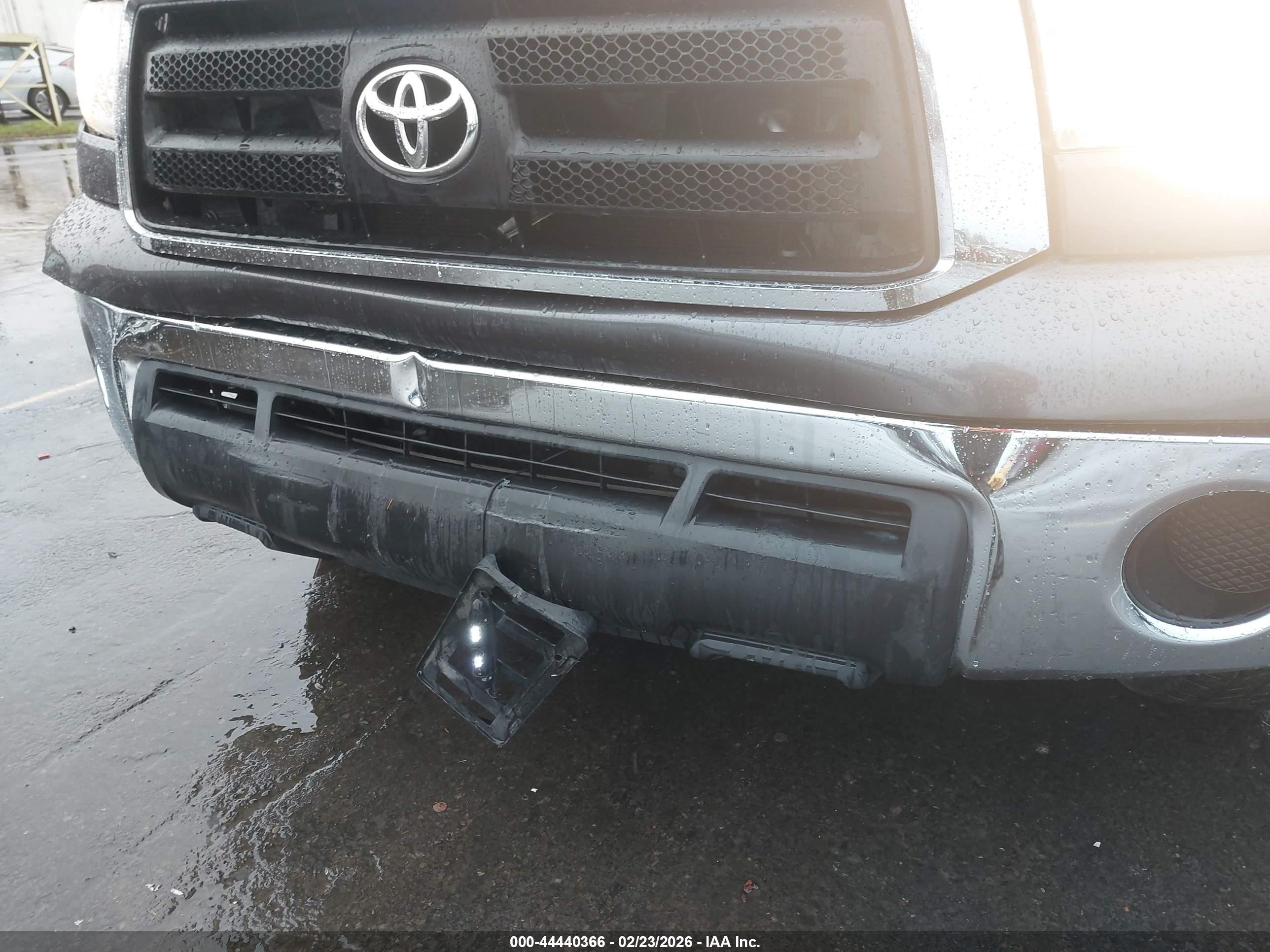 2012 Toyota Tundra Grade 5.7l V8 Gray vin: 5TFEY5F1XCX126387