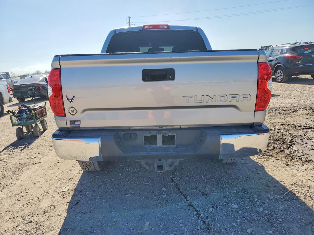 2015 Toyota Tundra Sr5 Серебряный vin: 5TFEY5F1XFX174833