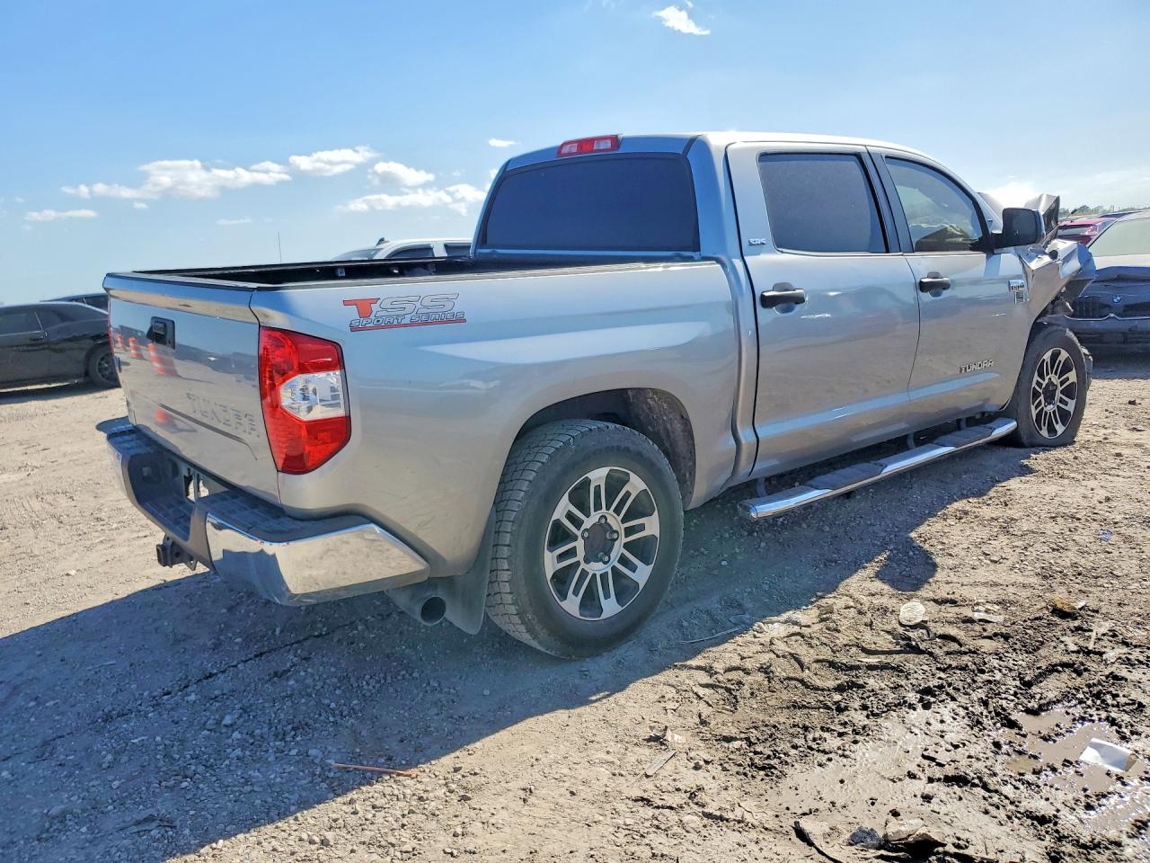 2015 Toyota Tundra Sr5 Серебряный vin: 5TFEY5F1XFX174833