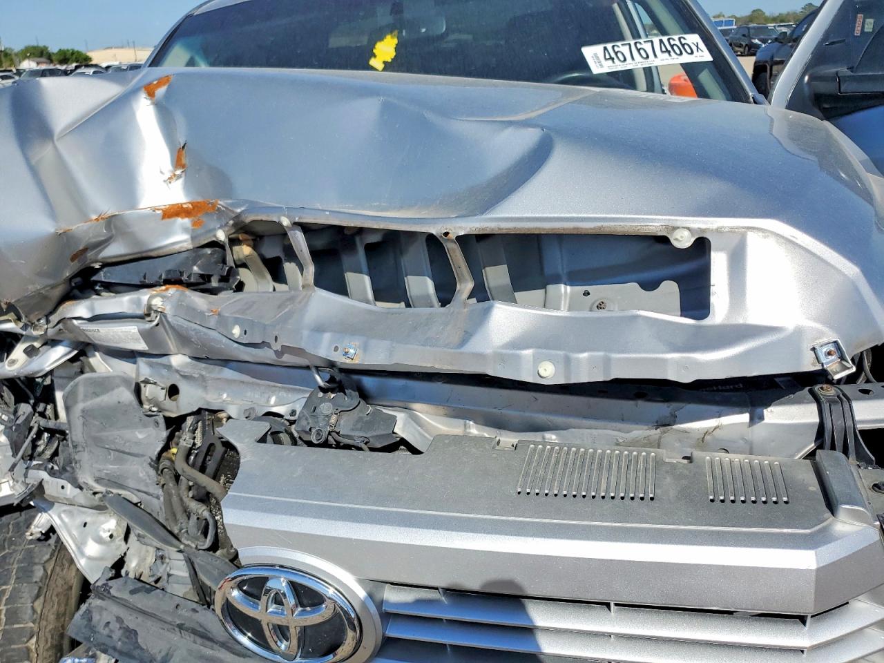 2015 Toyota Tundra Sr5 Серебряный vin: 5TFEY5F1XFX174833