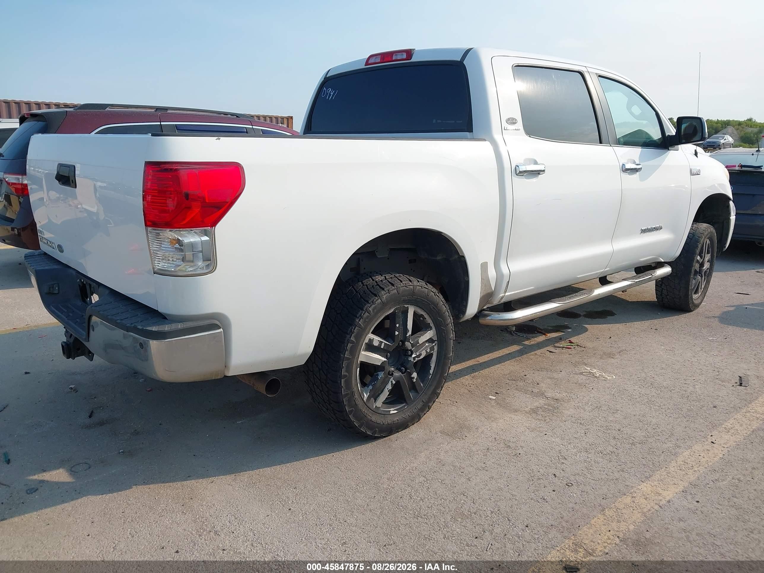 2011 Toyota Tundra Limited 5.7l V8 White vin: 5TFFY5F13BX110941