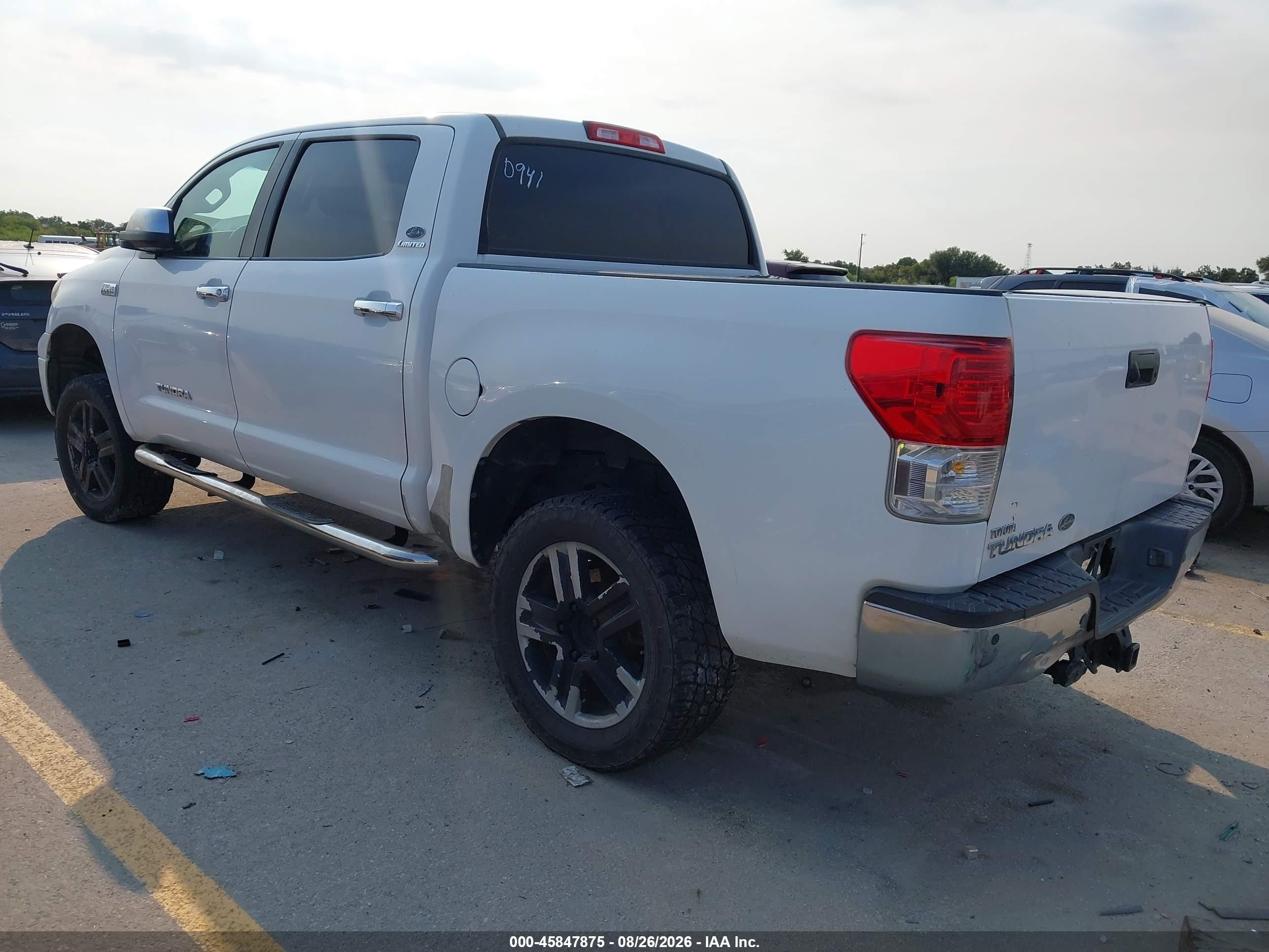 2011 Toyota Tundra Limited 5.7l V8 White vin: 5TFFY5F13BX110941
