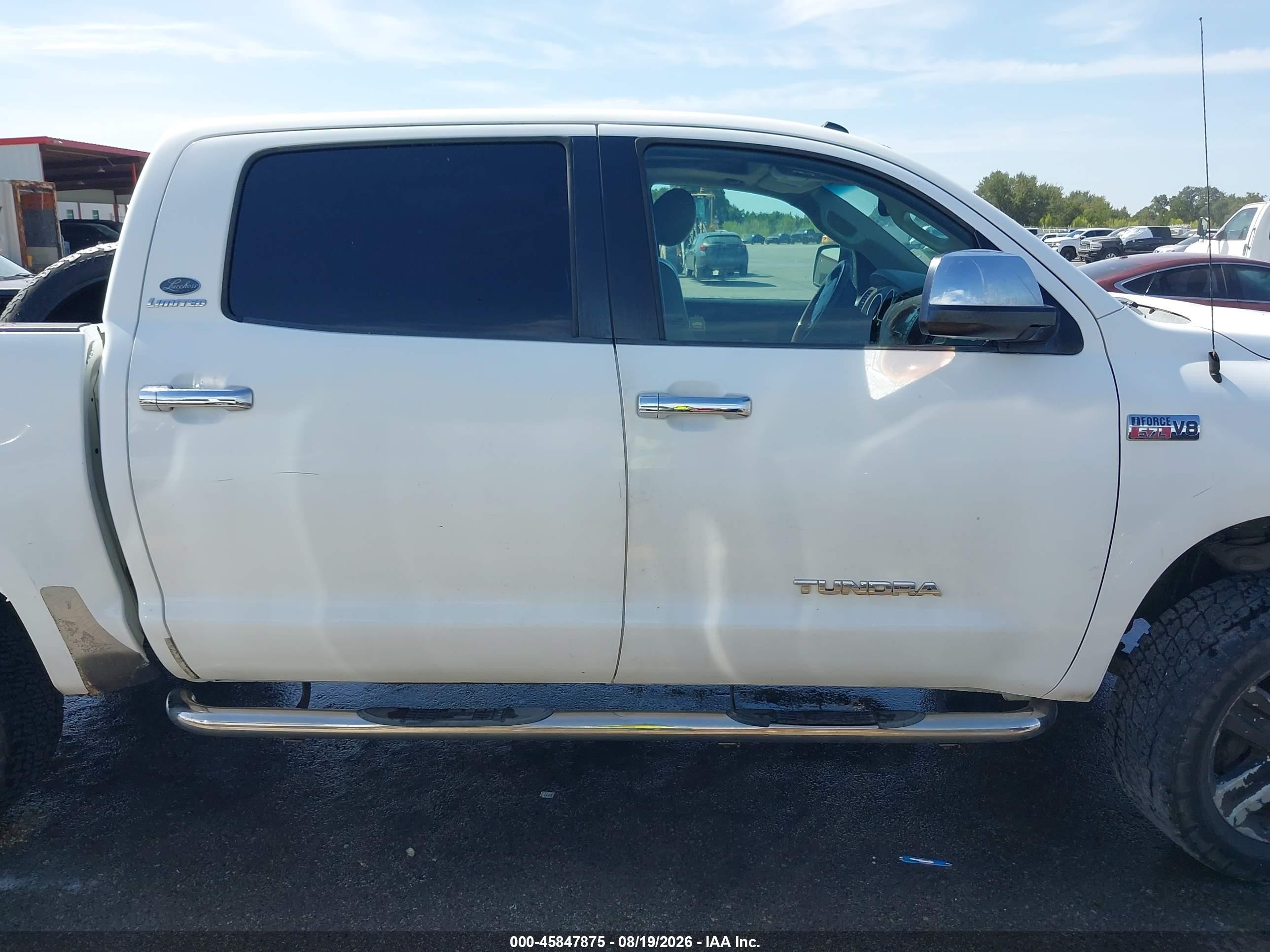 2011 Toyota Tundra Limited 5.7l V8 White vin: 5TFFY5F13BX110941