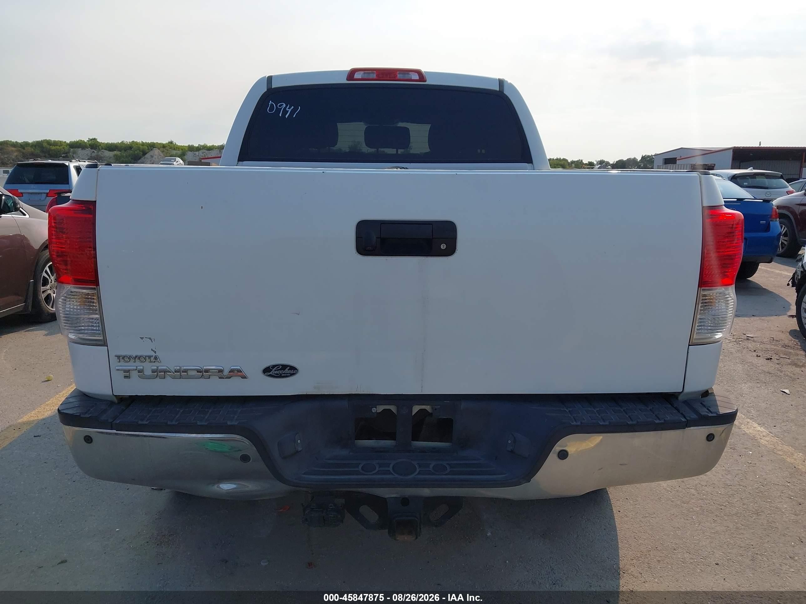2011 Toyota Tundra Limited 5.7l V8 White vin: 5TFFY5F13BX110941