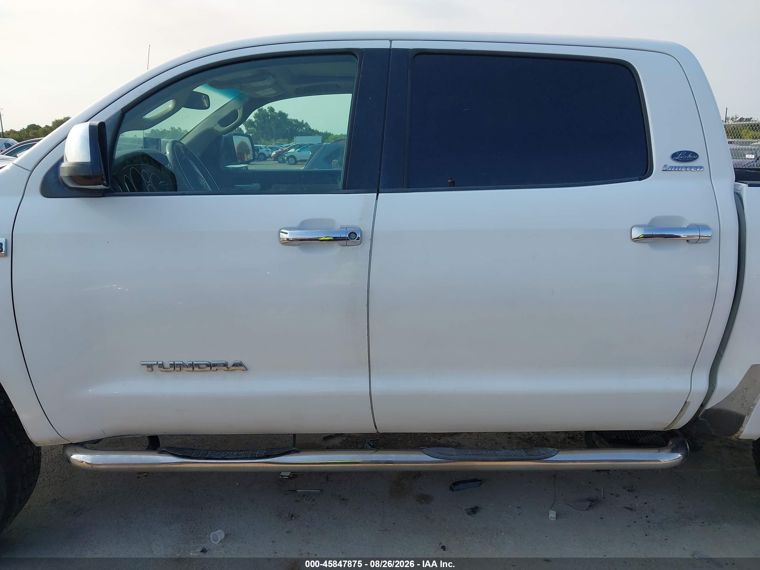 2011 Toyota Tundra Limited 5.7l V8 White vin: 5TFFY5F13BX110941