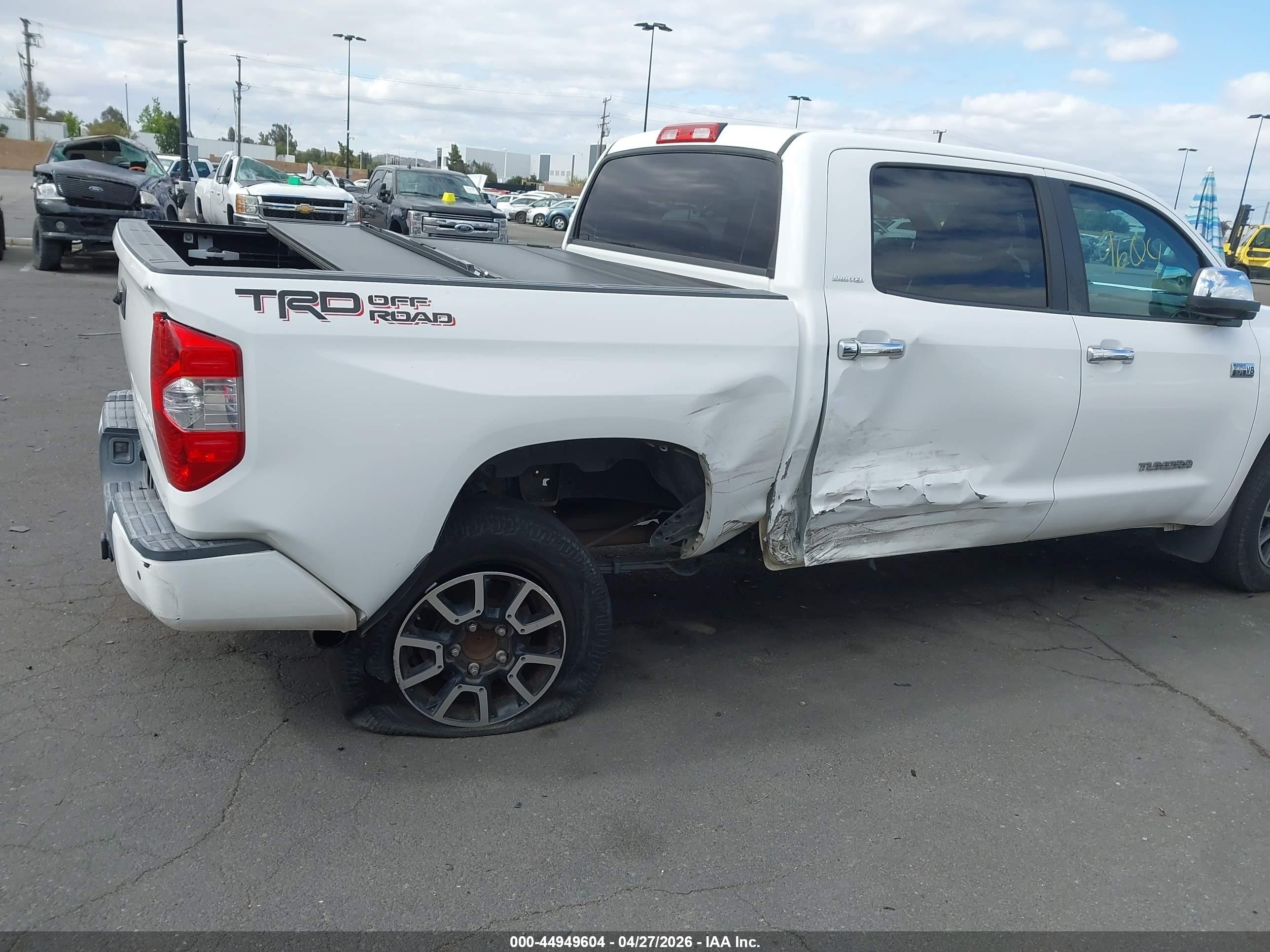2015 Toyota Tundra Limited 5.7l V8 White vin: 5TFFY5F13FX189534
