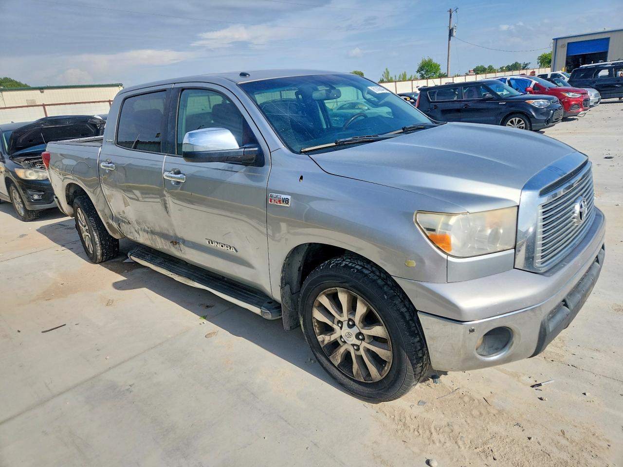 2011 Toyota Tundra Crewmax Limited Silver vin: 5TFFY5F16BX098834