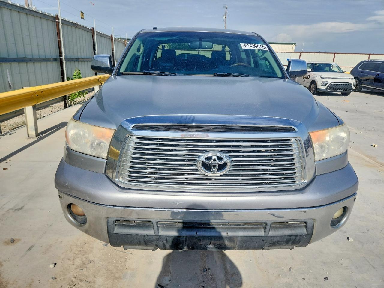 2011 Toyota Tundra Crewmax Limited Silver vin: 5TFFY5F16BX098834