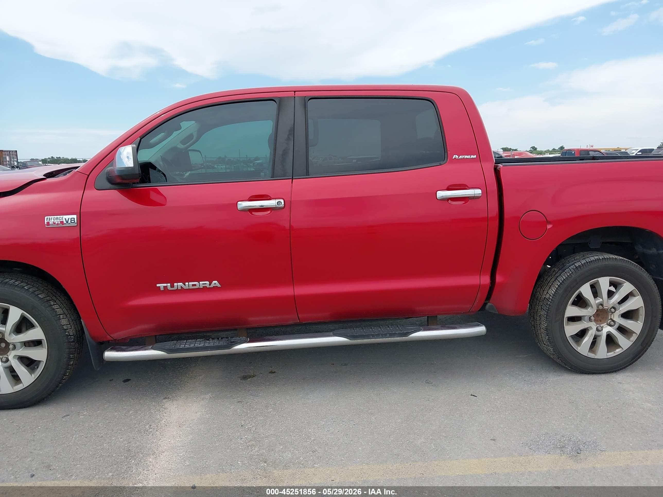 2012 Toyota Tundra Limited 5.7l V8 Красный vin: 5TFFY5F17CX121314
