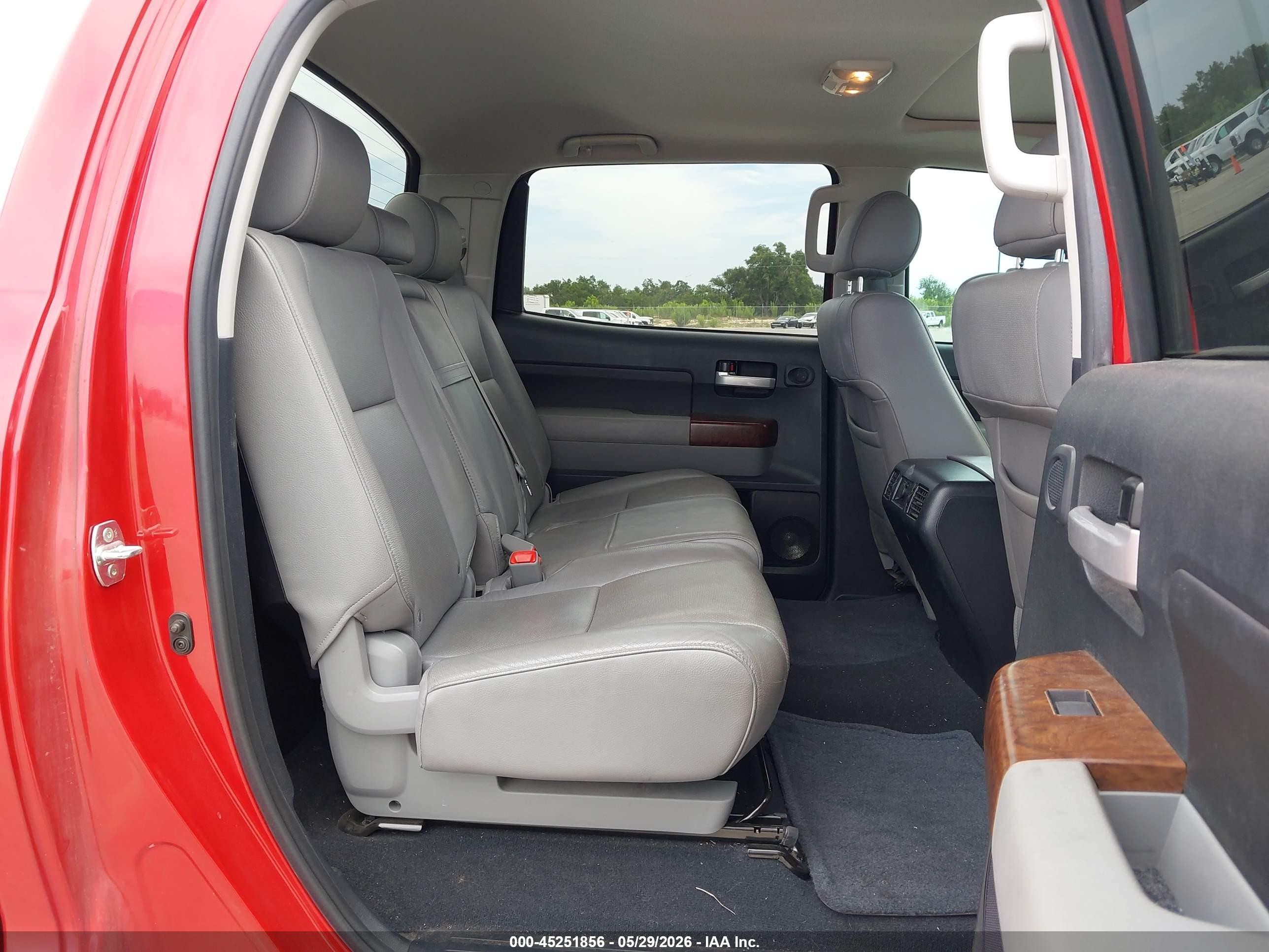 2012 Toyota Tundra Limited 5.7l V8 Красный vin: 5TFFY5F17CX121314
