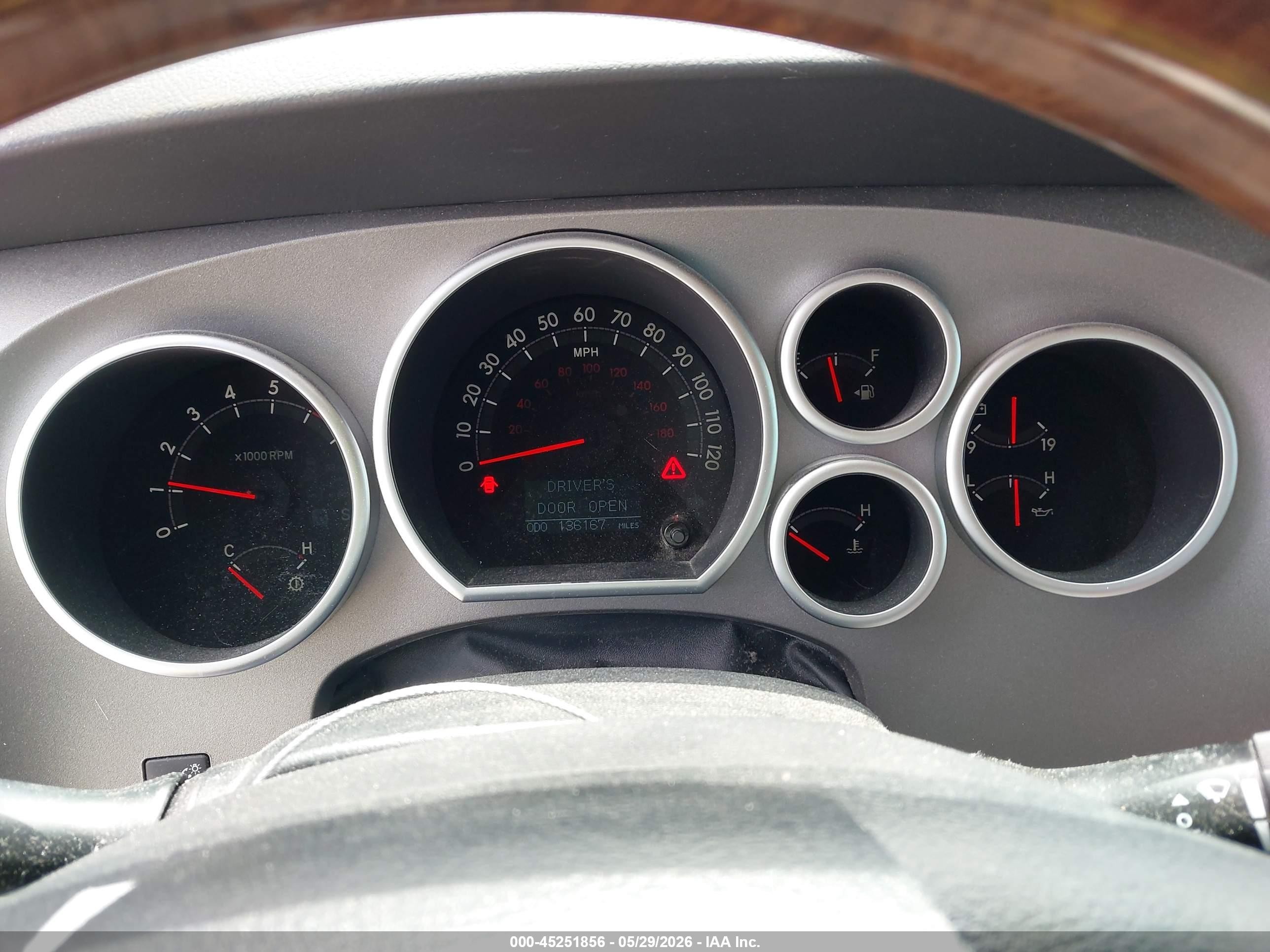 2012 Toyota Tundra Limited 5.7l V8 Красный vin: 5TFFY5F17CX121314