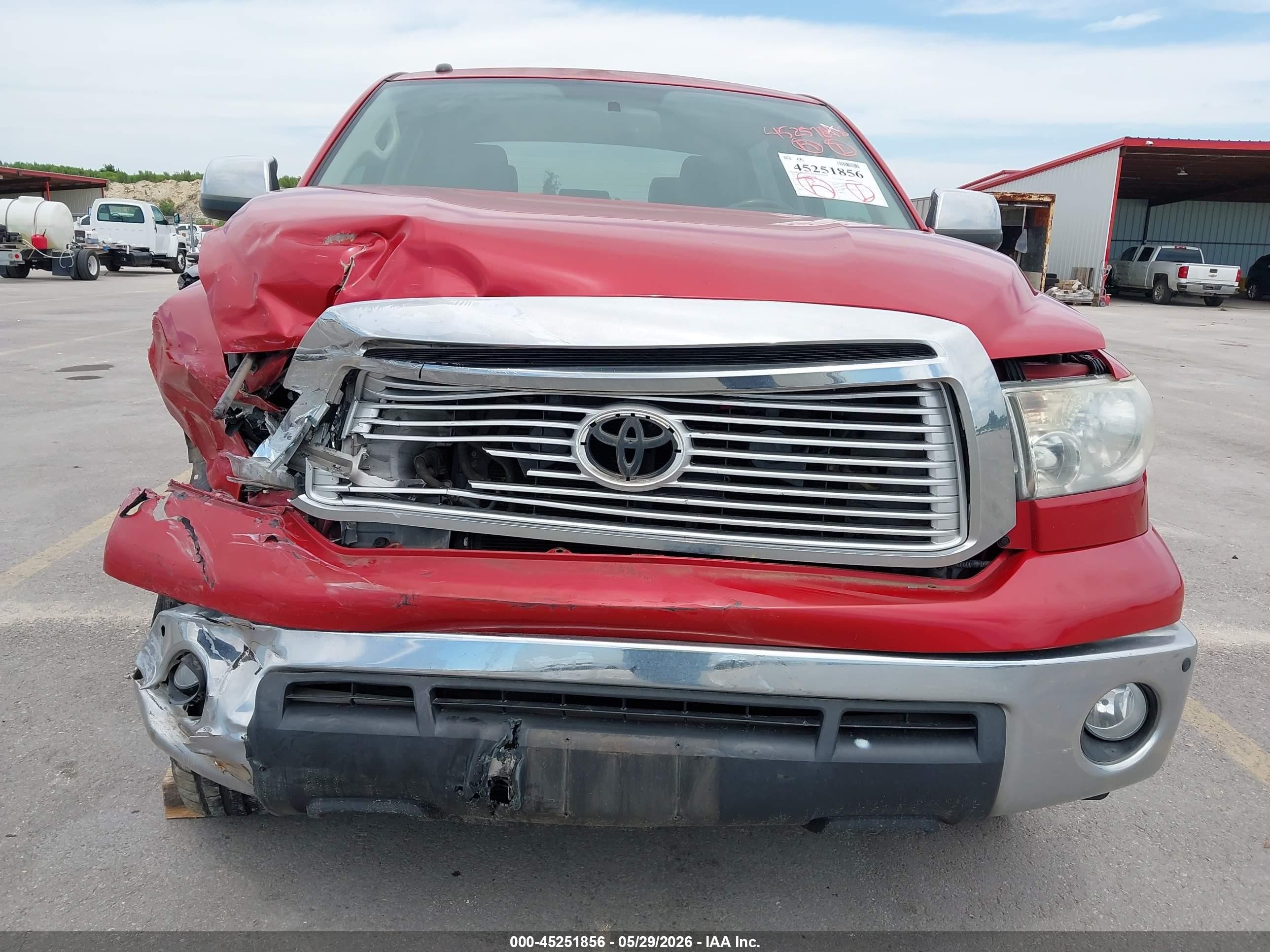 2012 Toyota Tundra Limited 5.7l V8 Красный vin: 5TFFY5F17CX121314