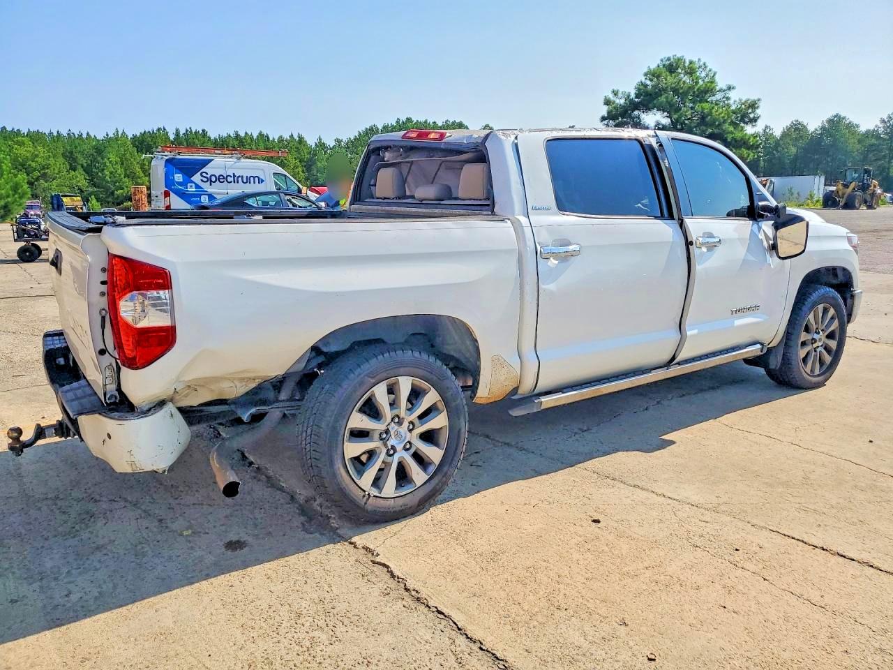 2015 Toyota Tundra Crewmax Limited White vin: 5TFFY5F17FX181338