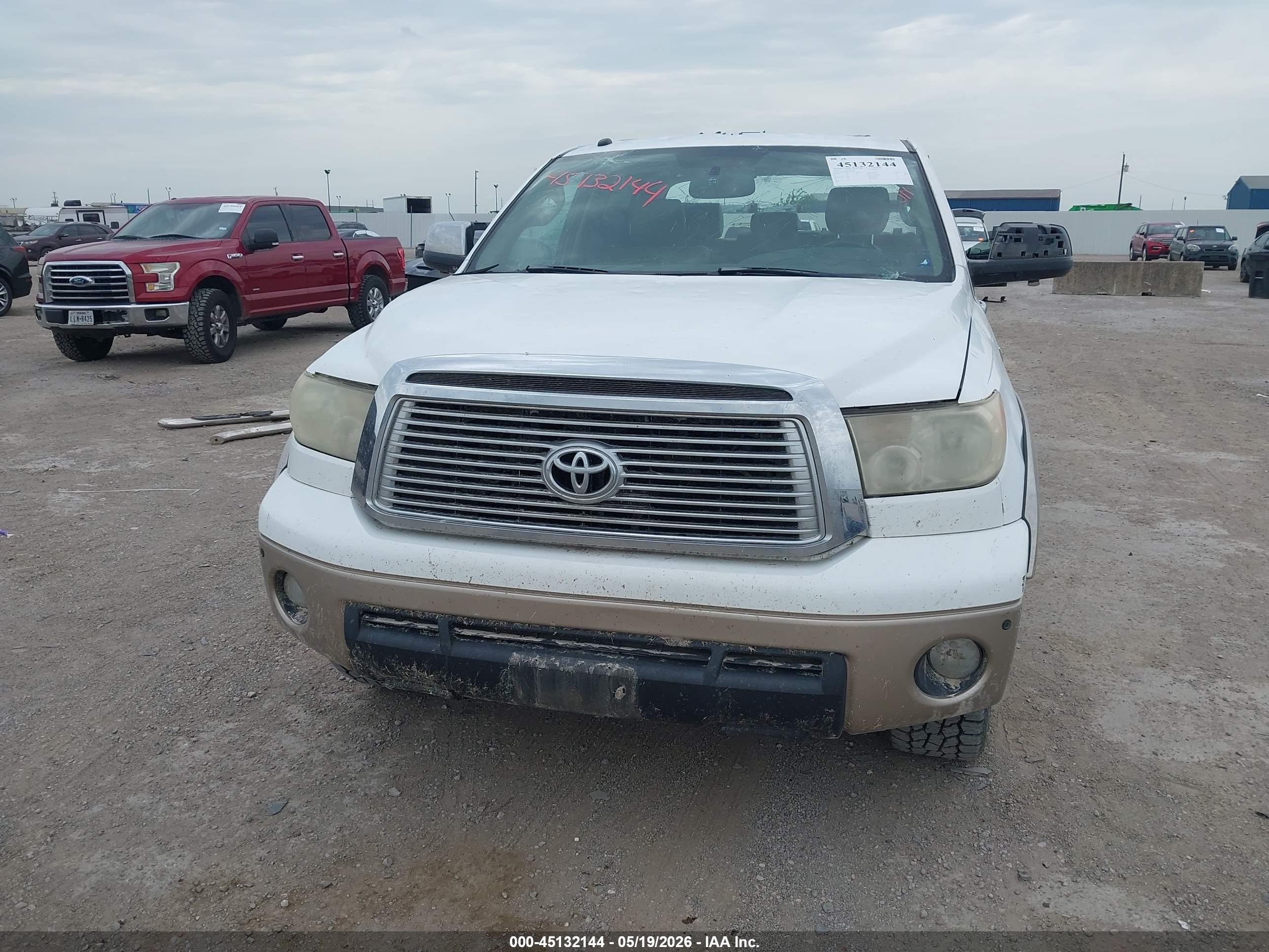 2010 Toyota Tundra Limited 5.7l V8 White vin: 5TFFY5F19AX089530