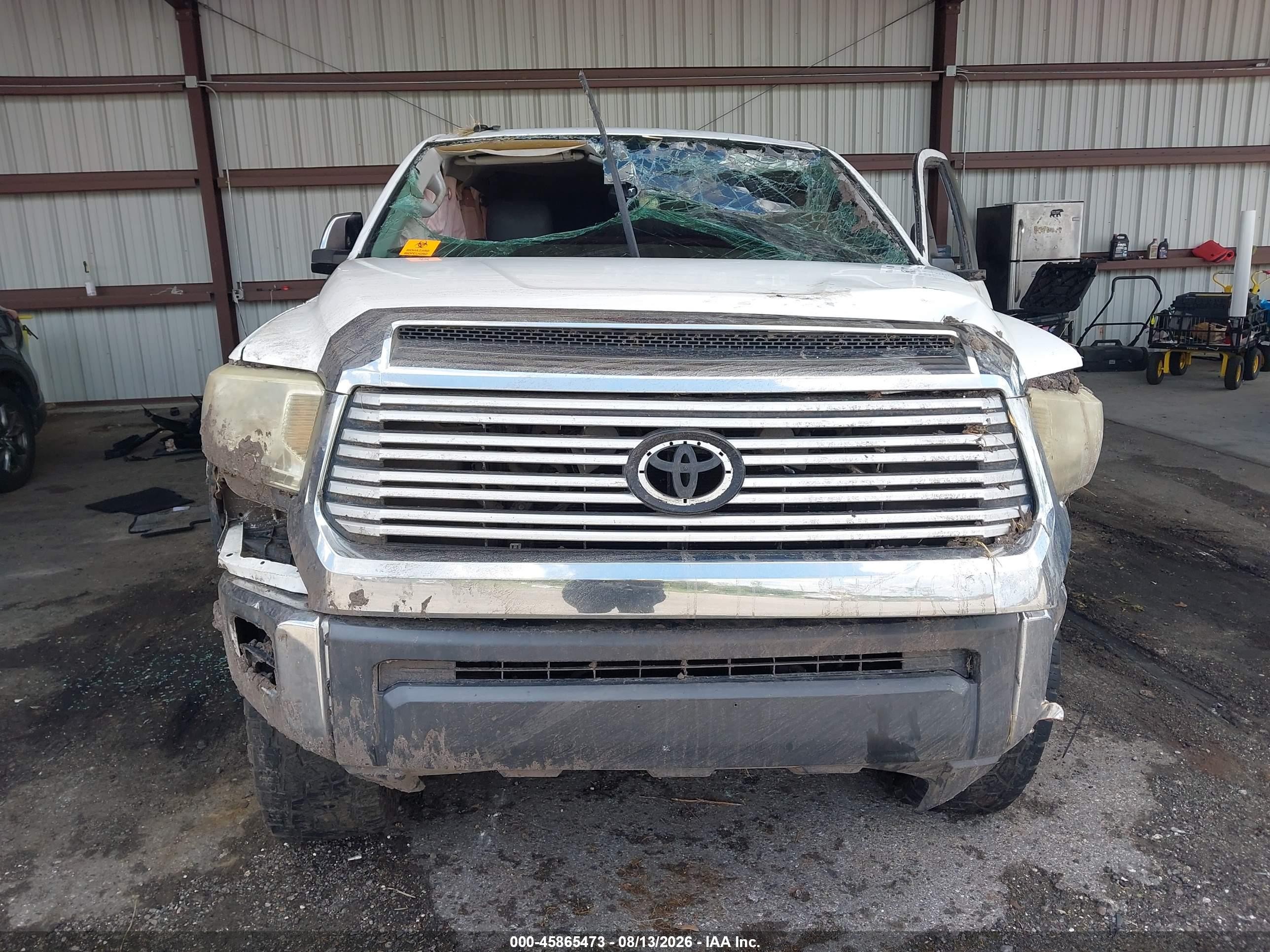 2014 Toyota Tundra Limited 5.7l V8 White vin: 5TFFY5F19EX167245
